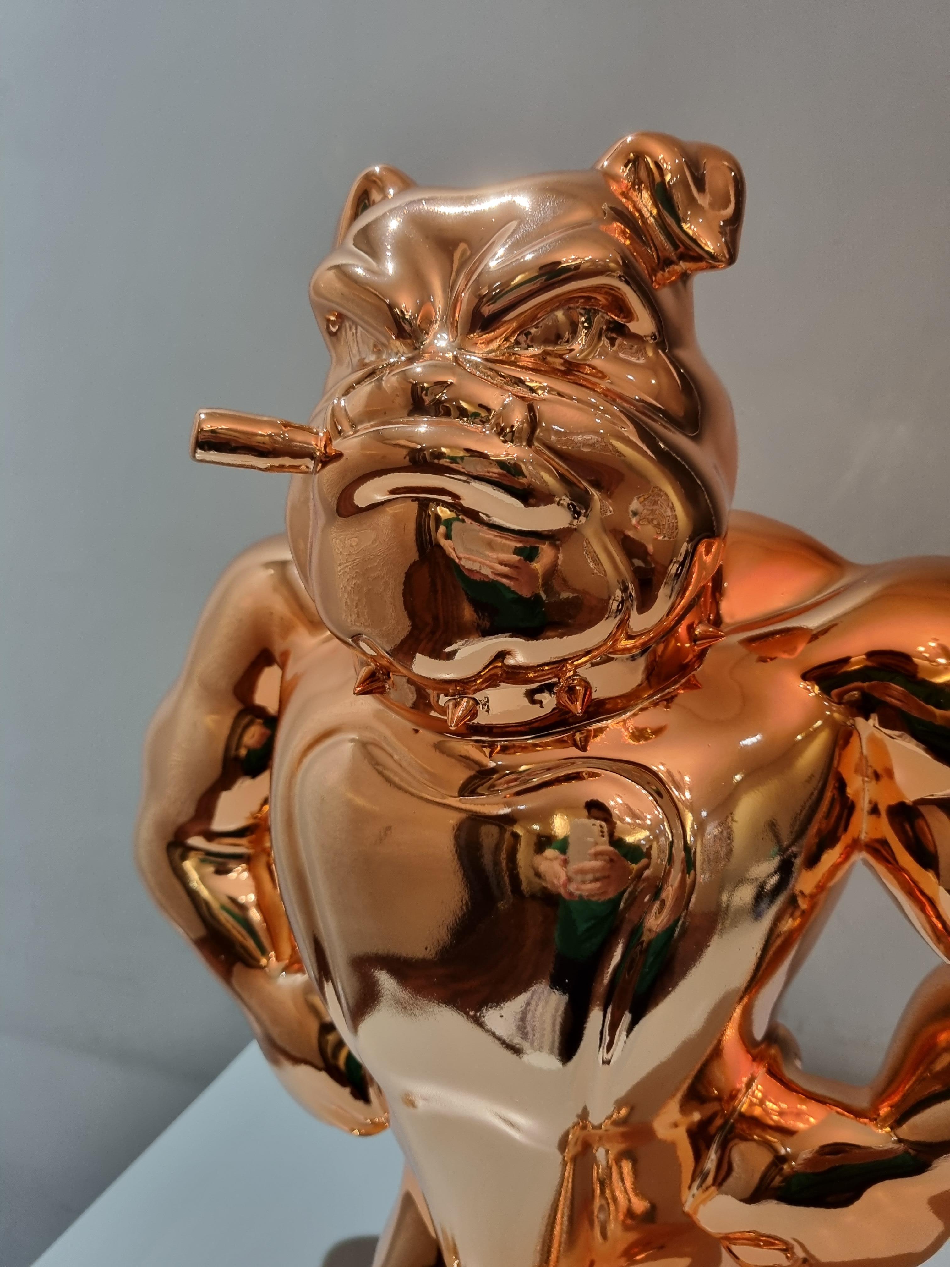 Boss Dog 2 - scultura originale di bulldog - opera d'arte contemporanea - Figurative Sculpture Marrone di Sanuj Birla