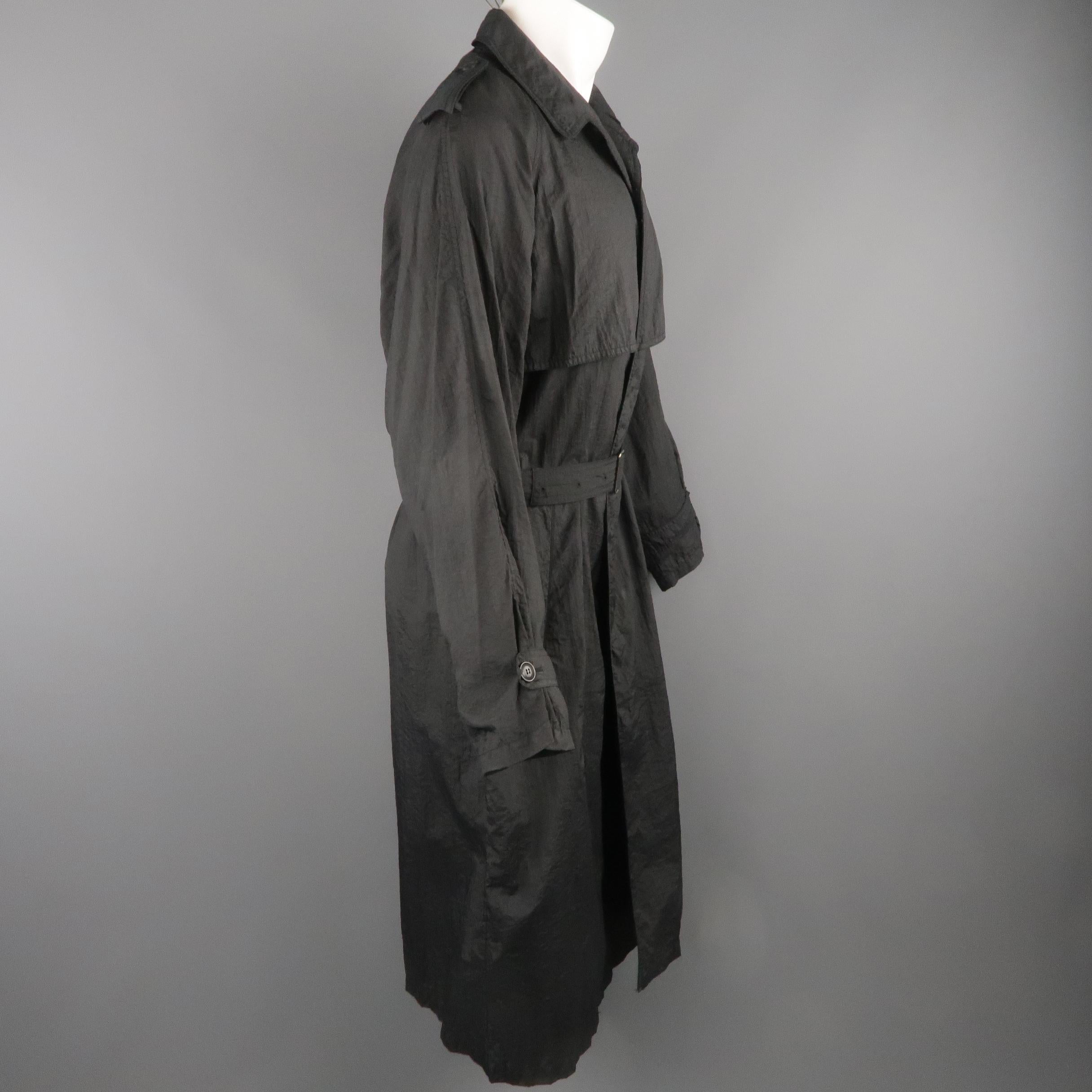 SANYO 40 Black Textured Nylon Belted Raincoat In Good Condition In San Francisco, CA