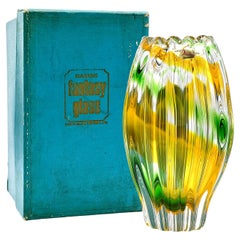 Vase 9" de la gamme Narumi « Fantasy » en verre Sanyu (Japon)