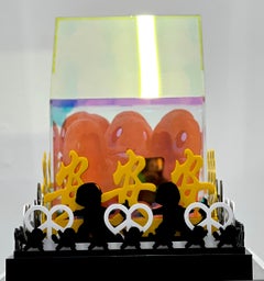 Charmander d'or : L'étreinte de l'amour et de la paix