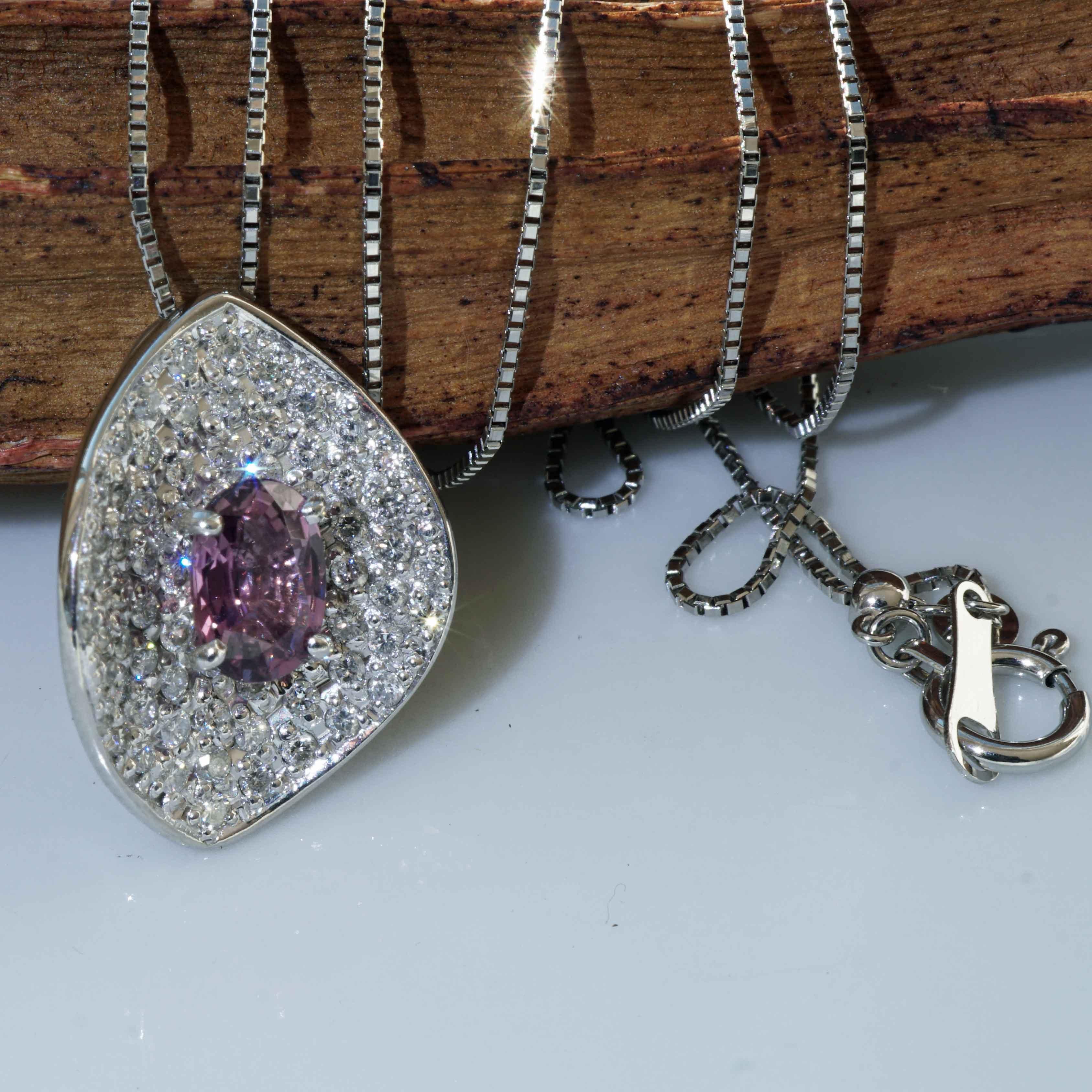 Ciondolo Brilliante di zaffiro in platino viola purpureo incredibile Colore luminoso in vendita 2