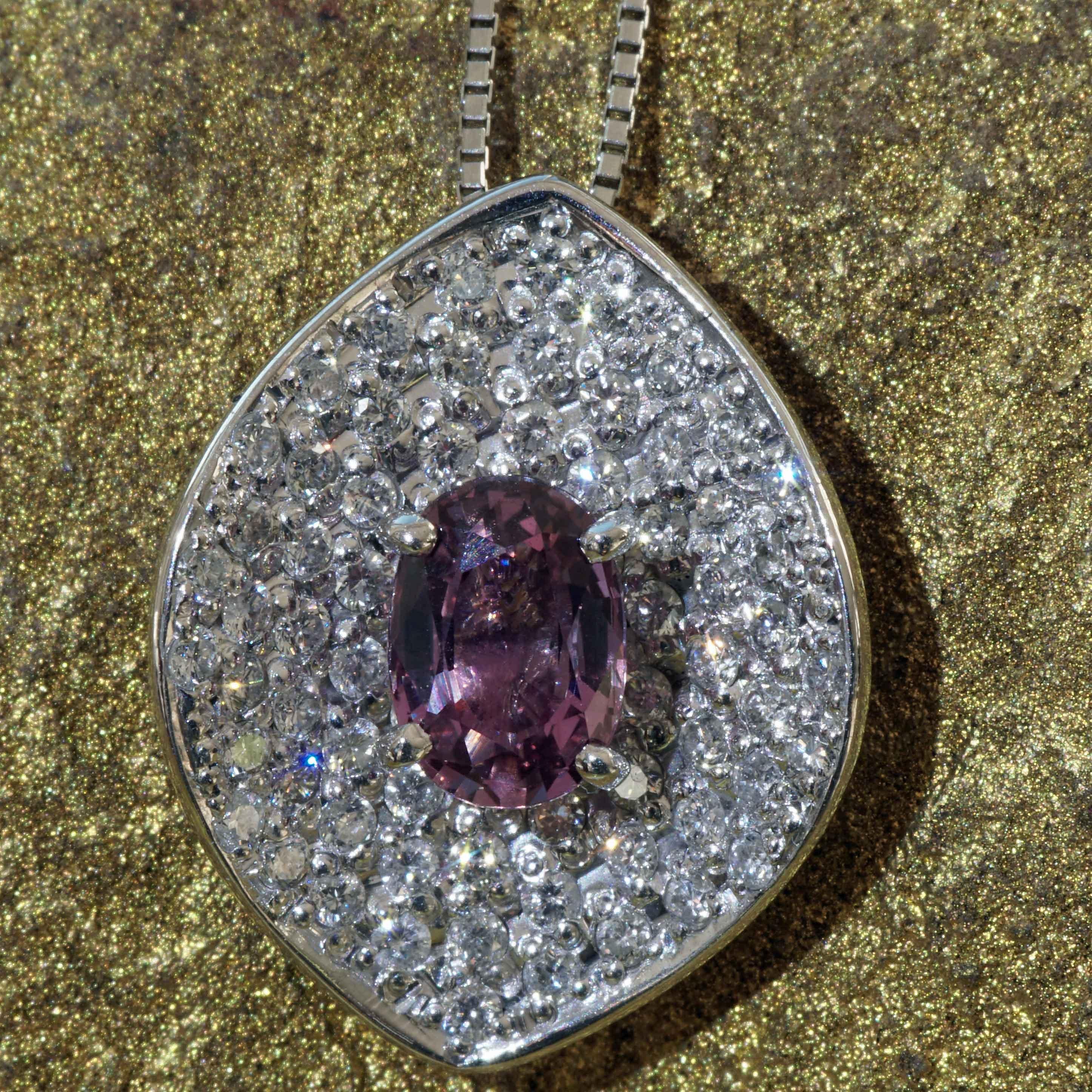 Ciondolo Brilliante di zaffiro in platino viola purpureo incredibile Colore luminoso in vendita 3