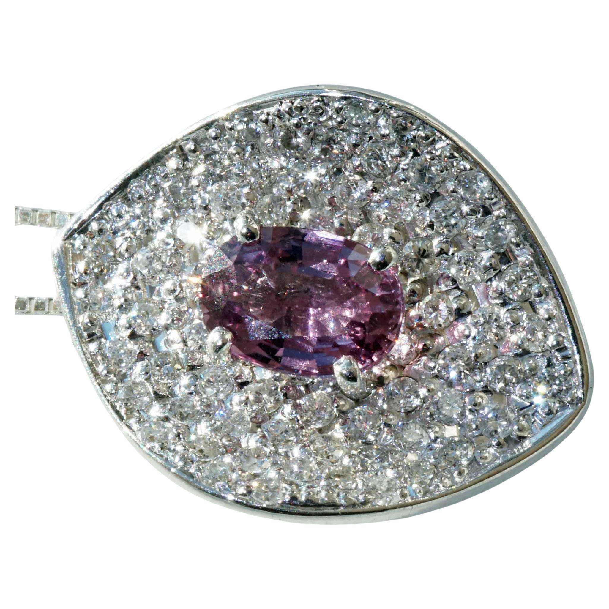 Ciondolo Brilliante di zaffiro in platino viola purpureo incredibile Colore luminoso in vendita