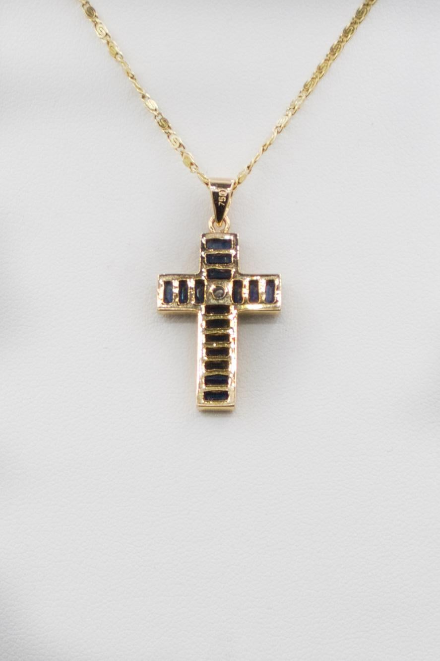 Taglio baguette Croce con diamante e saphire in oro 18 k. in vendita