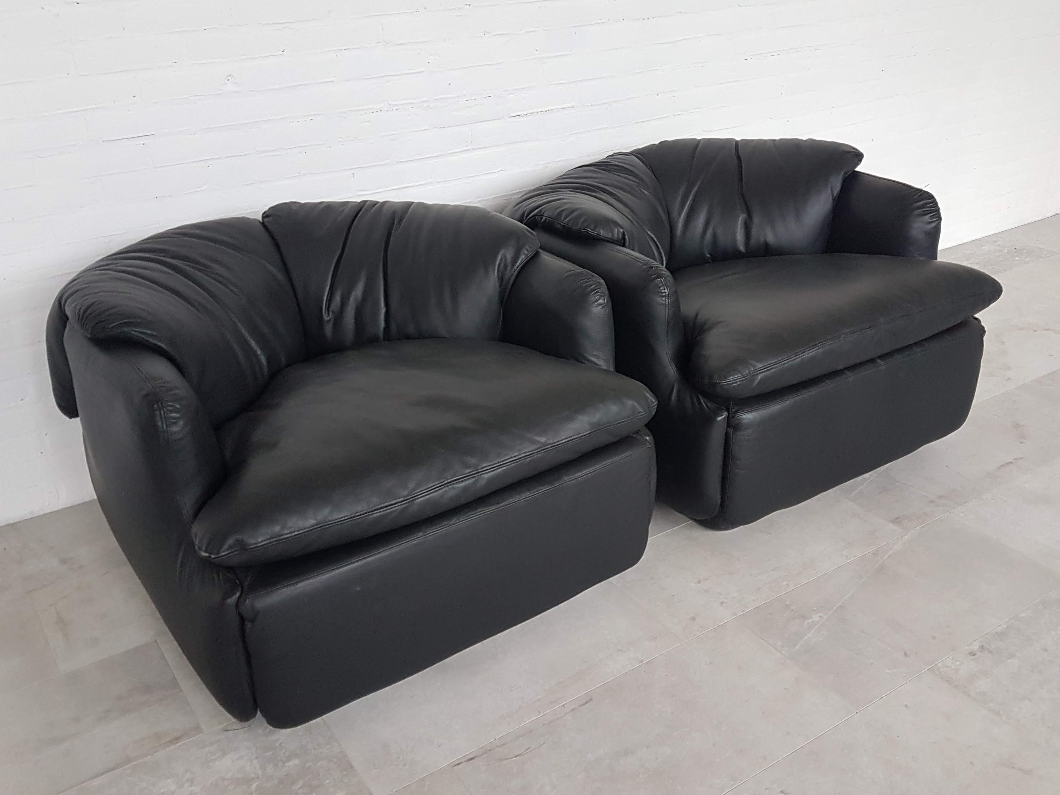 20th Century Saporiti Black Leather 'Confidential' Club Chairs by Alberto Rosselli
