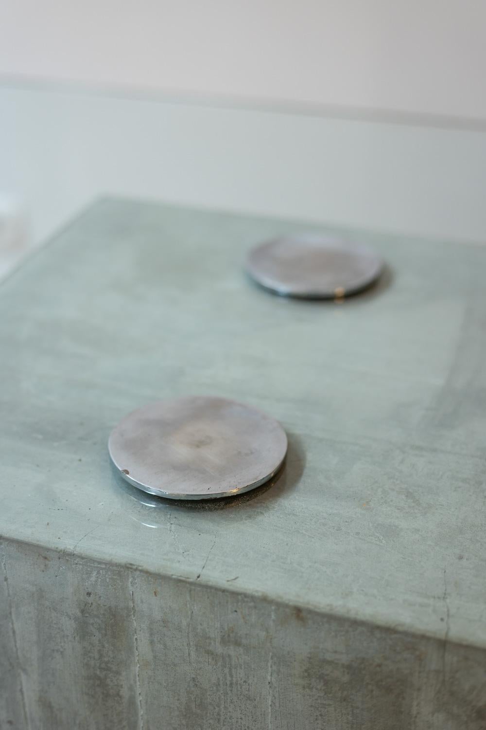 Glass Saporiti. Brutalist and minimalist desk in glass and concrete. 1970s. For Sale