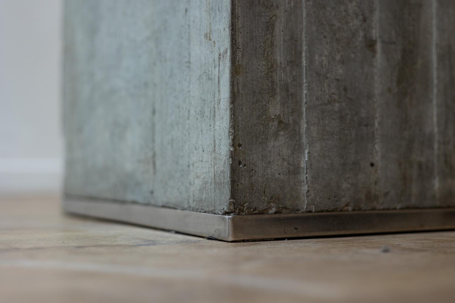 Saporiti. Brutalist and minimalist desk in glass and concrete. 1970s. For Sale 3