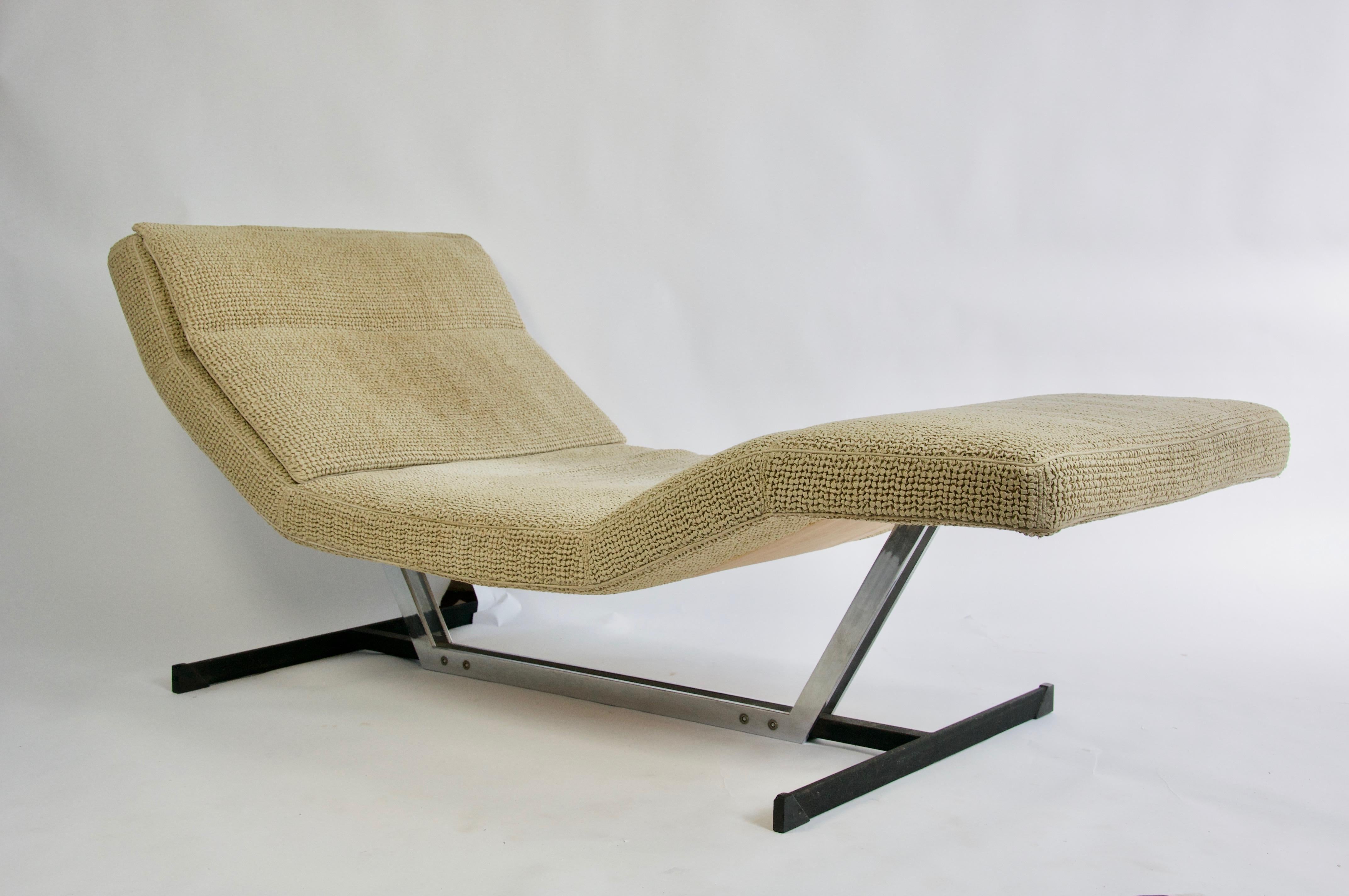 Mid-Century Modern Saporiti Chaise Lounge For Sale