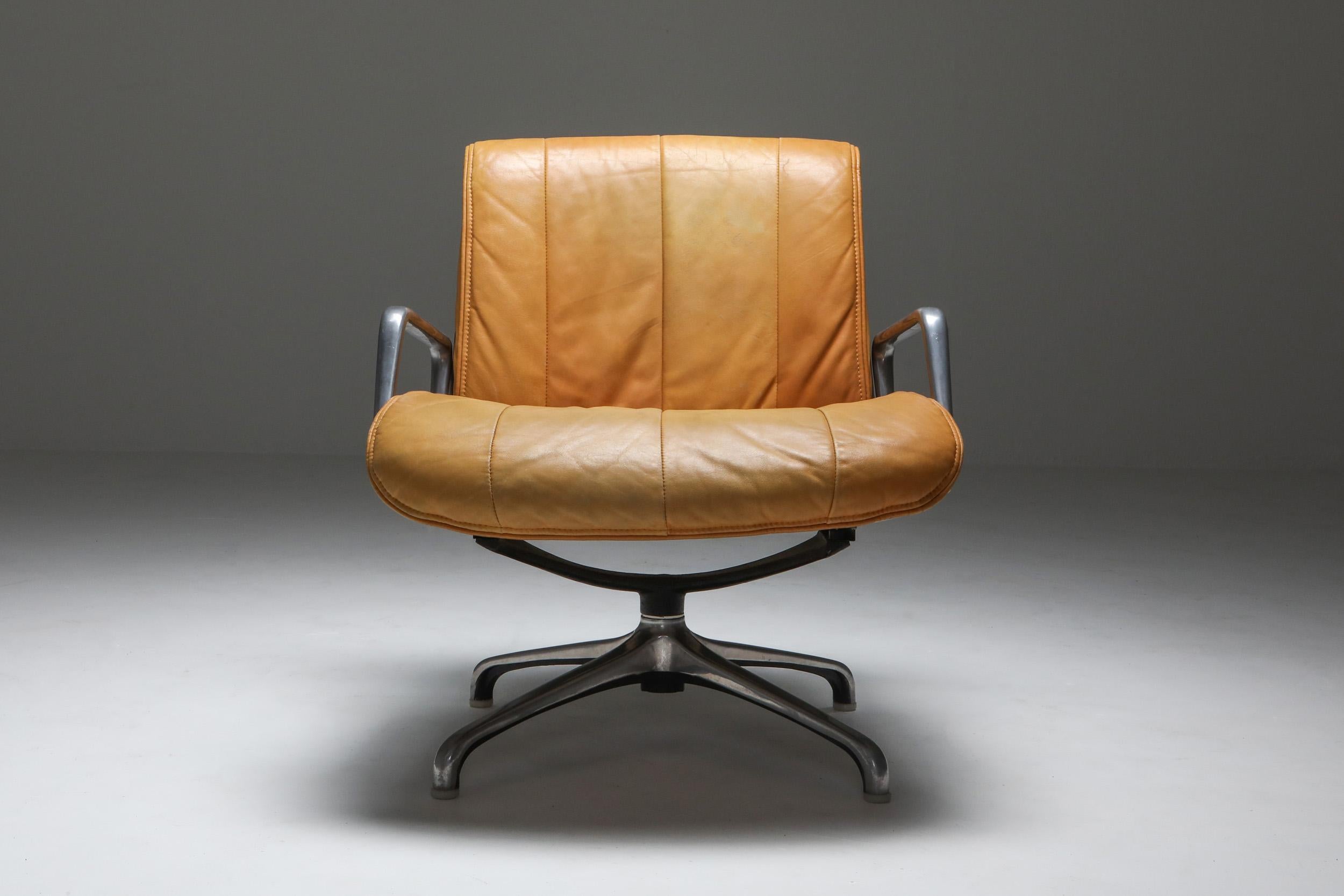 Saporiti Cognac Leather Lounge Chairs In Good Condition In Antwerp, BE