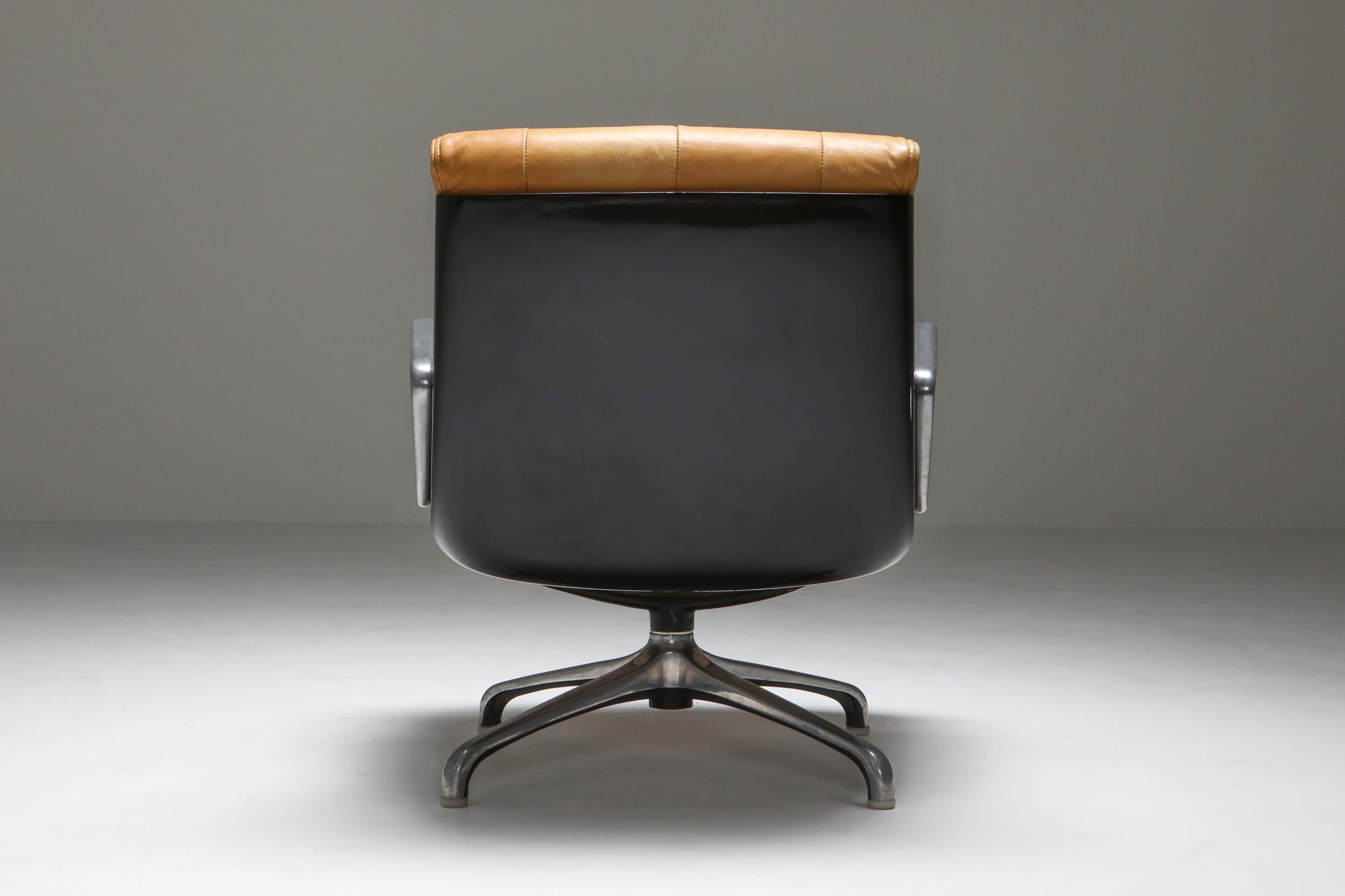 Late 20th Century Saporiti Cognac Leather Lounge Chairs
