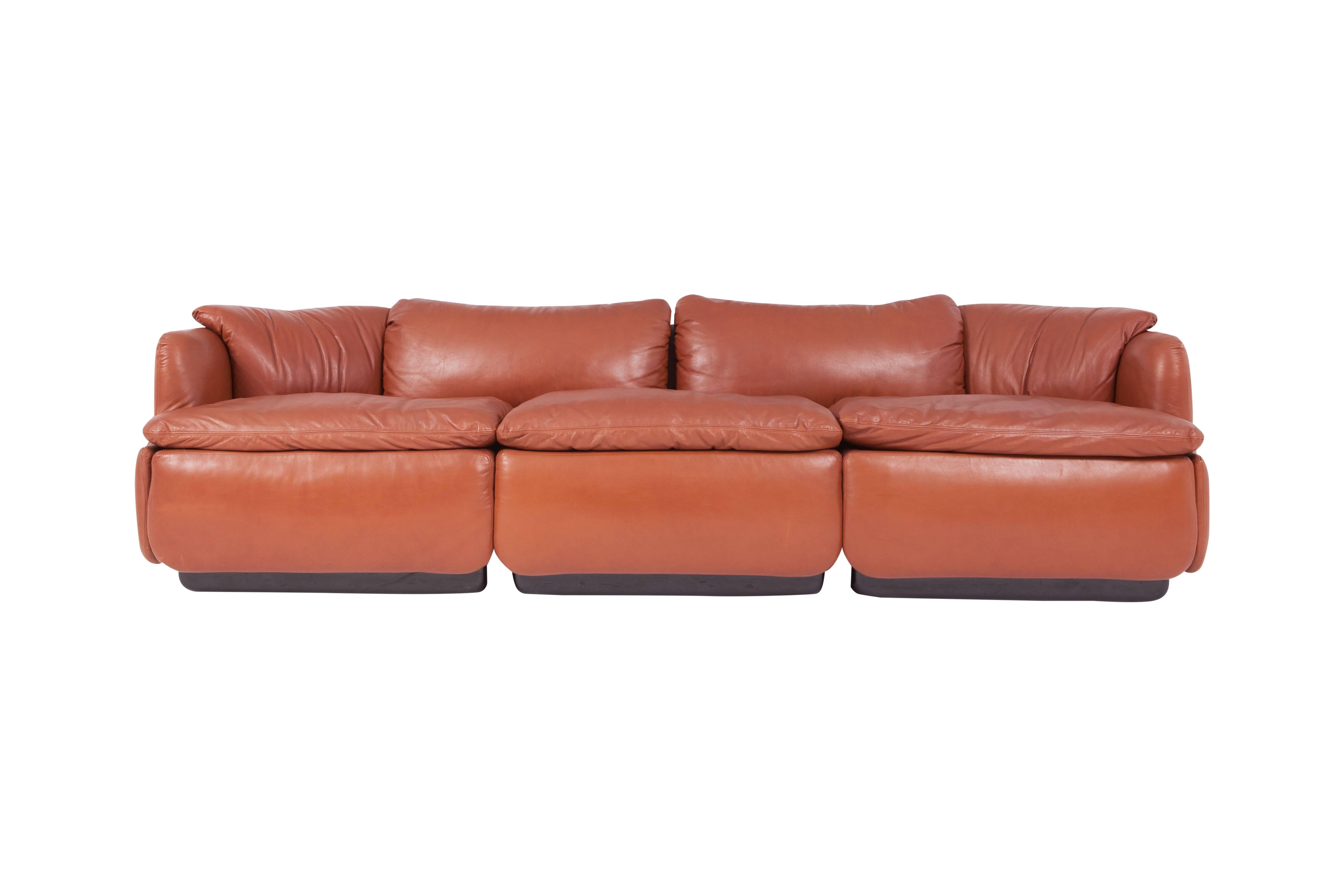 Saporiti Vertrauliches Sofa aus cognacfarbenem Leder von Alberto Rosselli 5