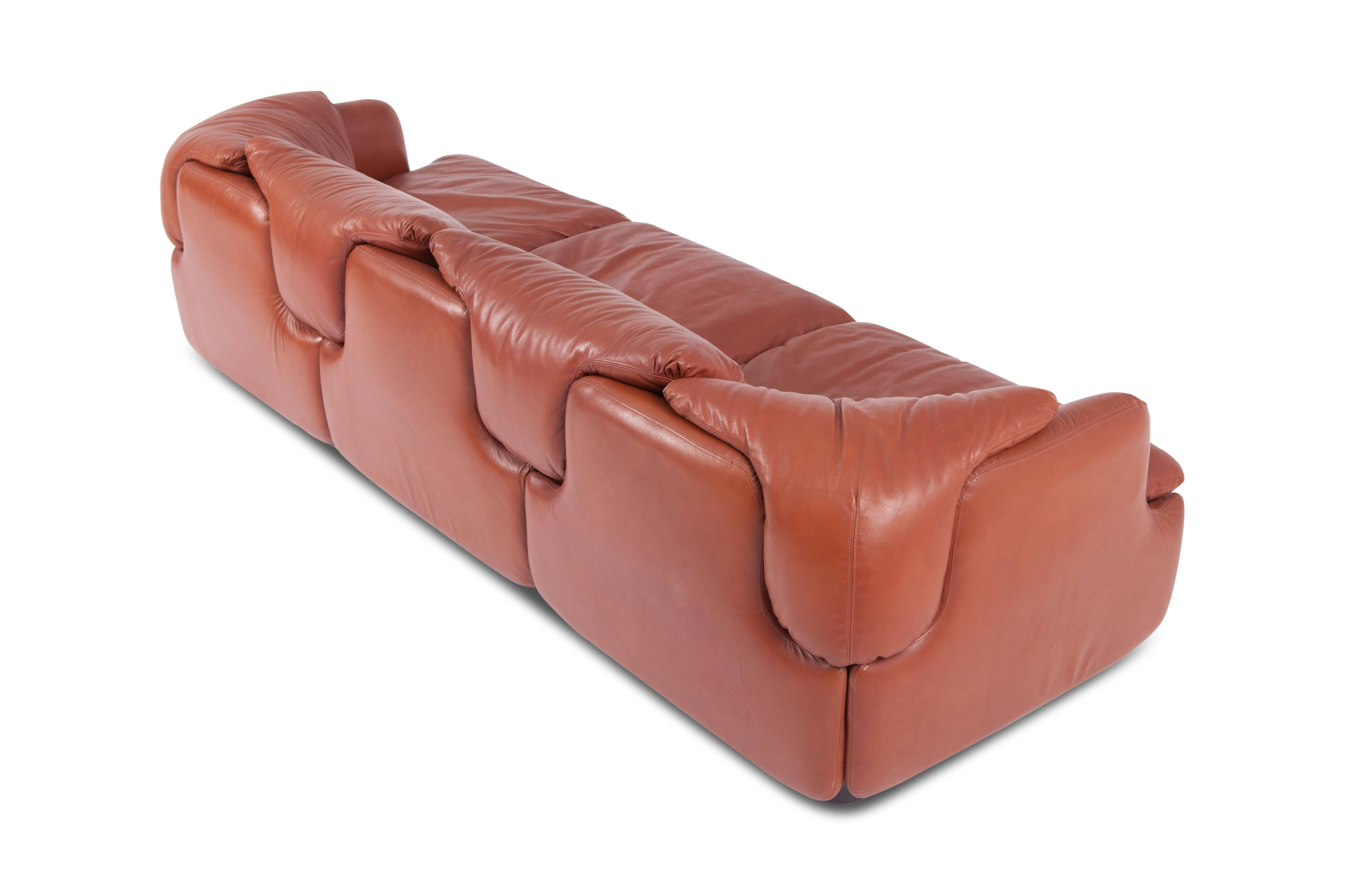 Saporiti Vertrauliches Sofa aus cognacfarbenem Leder von Alberto Rosselli (Italienisch)
