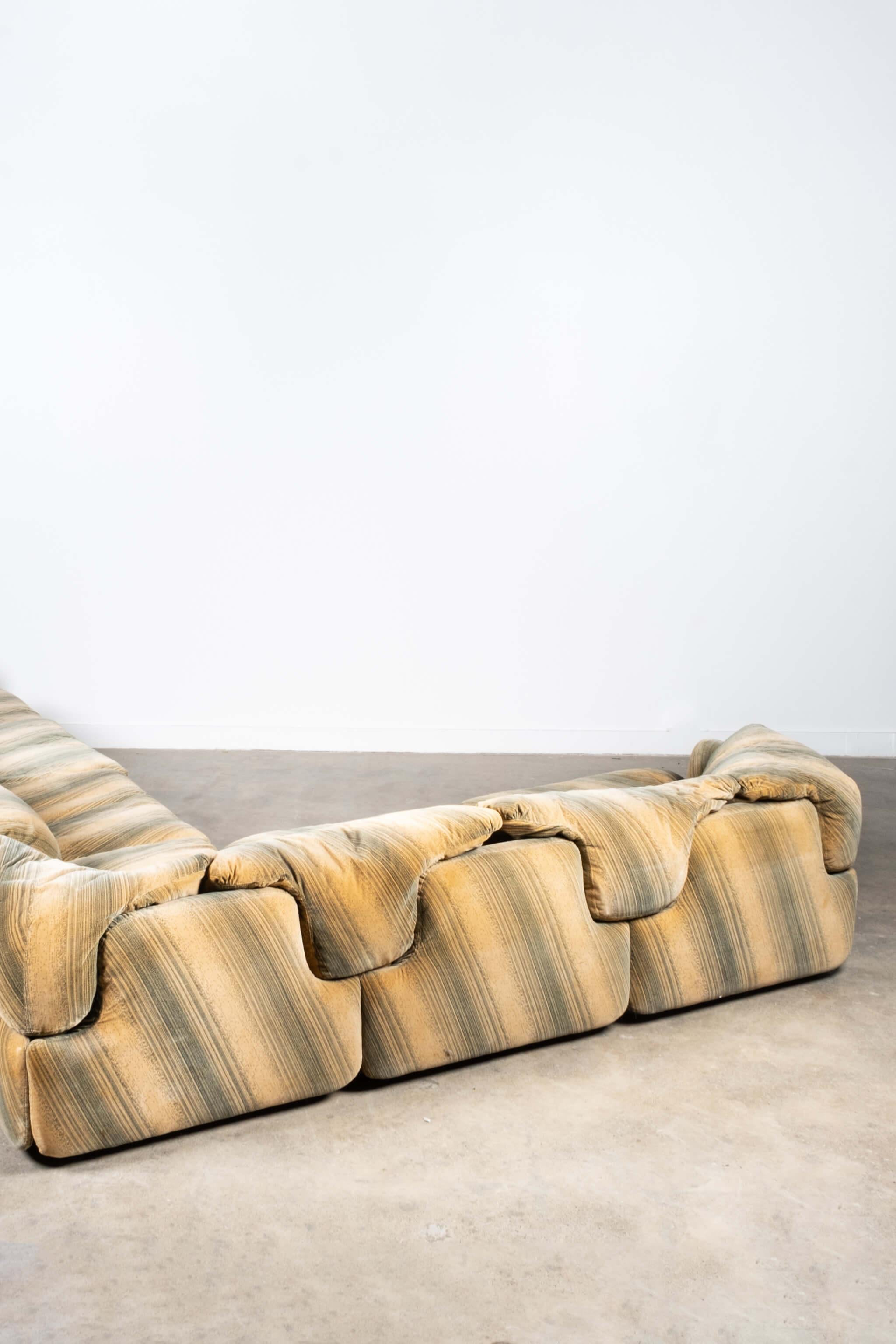 Italian Saporiti Confidential Corner Sofa in Original Velvet Fabric by Alberto Rosselli For Sale