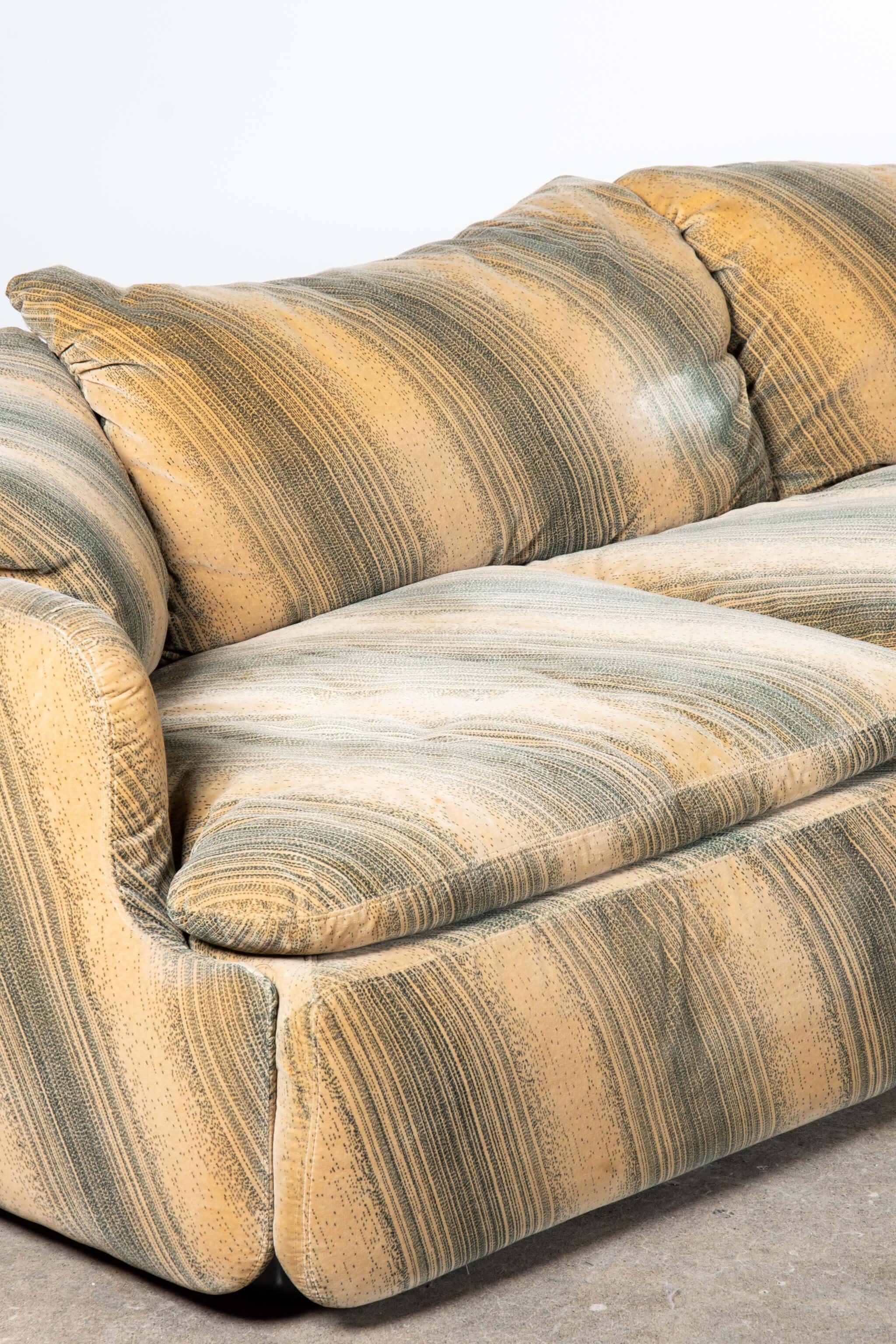 Canapé d'angle Confidential Corner de Saporiti en tissu de velours original d'Alberto Rosselli 1