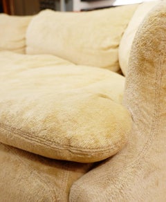 Saporiti 'Confidential' Sandbeige Samt Sofa von Alberto Rosselli:: Italien:: 1970