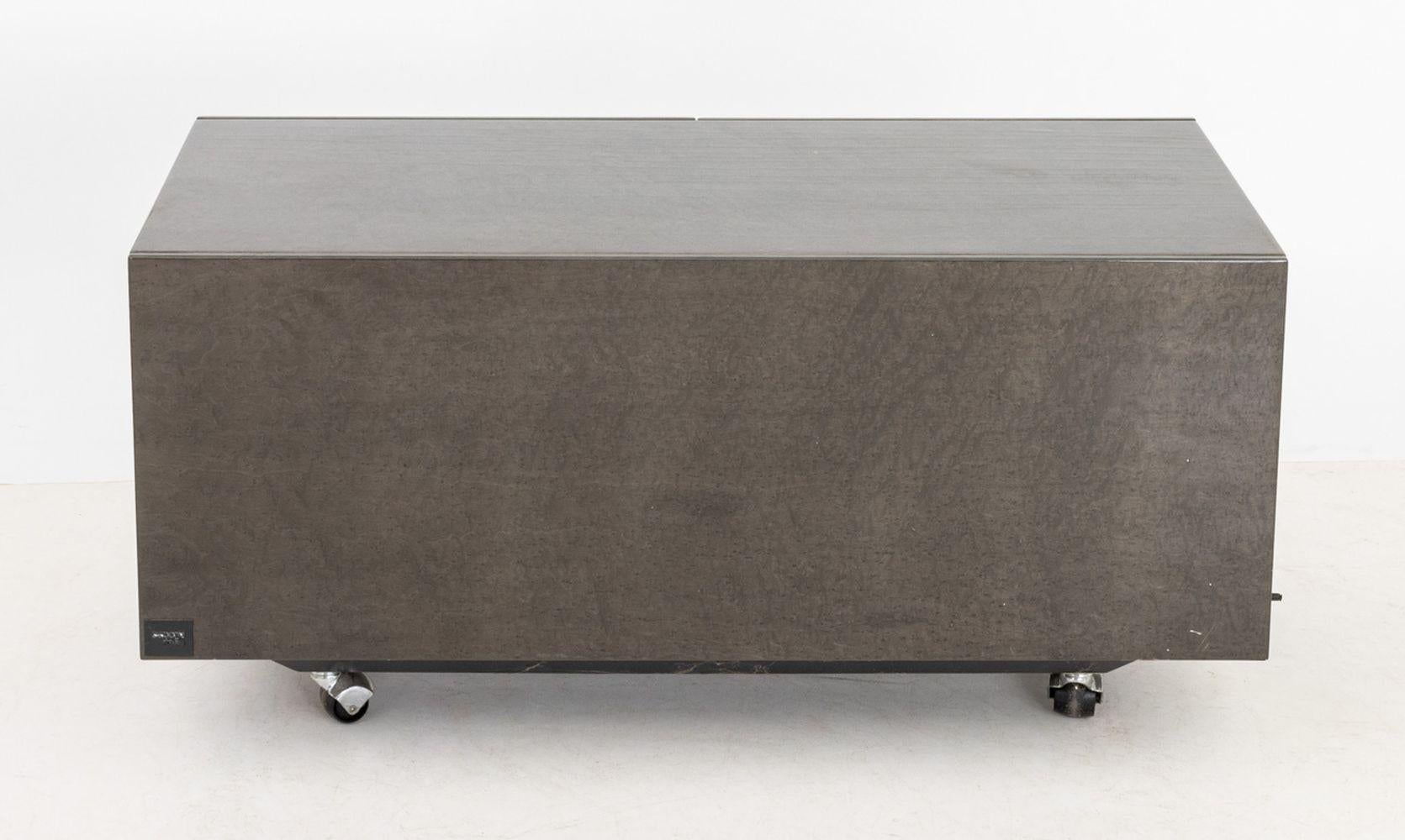 Saporiti Italia Bird's Eye Maple Credenza In Good Condition For Sale In Astoria, NY
