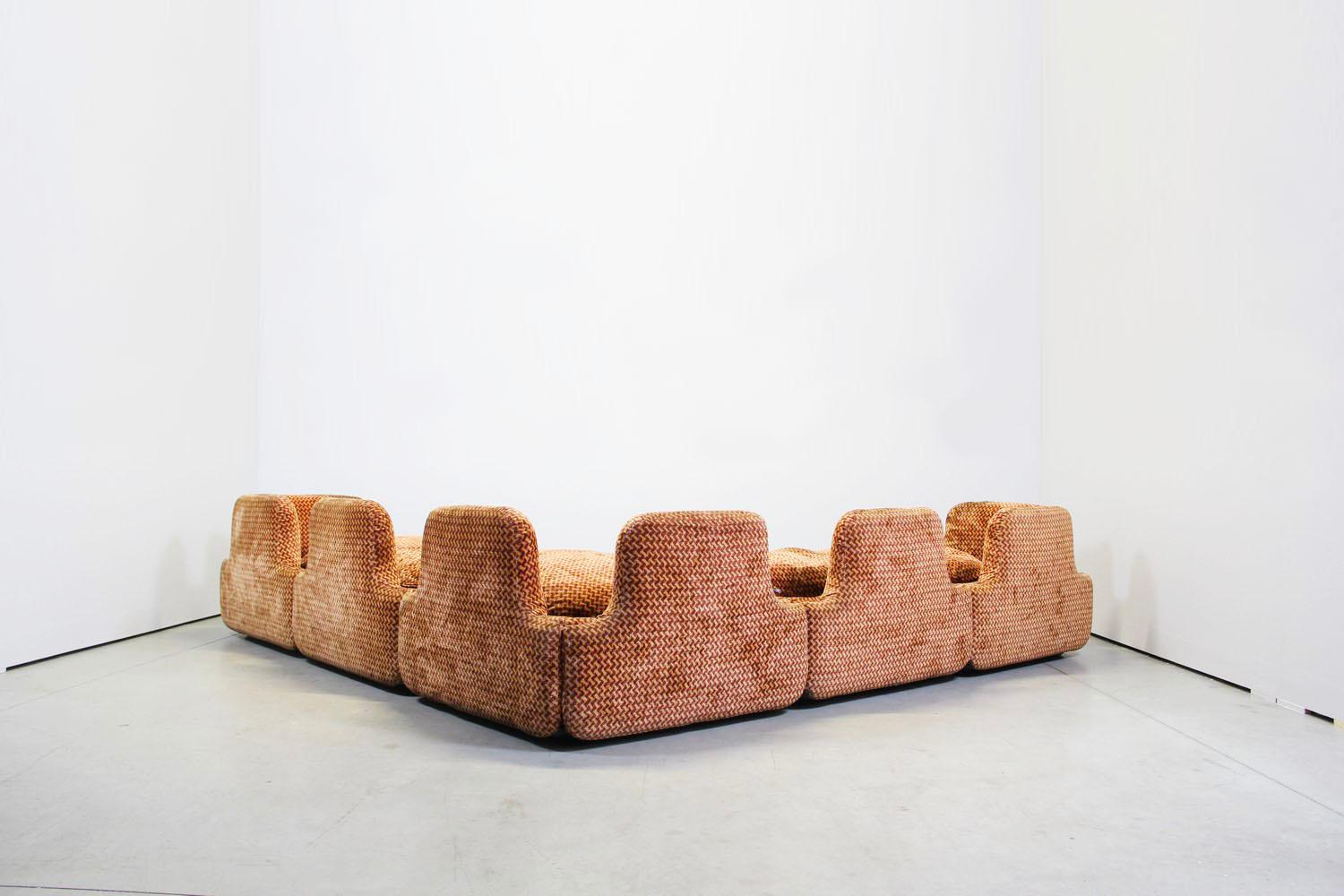 Ensemble canapé et fauteuil de salon confidentiel Saporiti Italia:: 1970 1