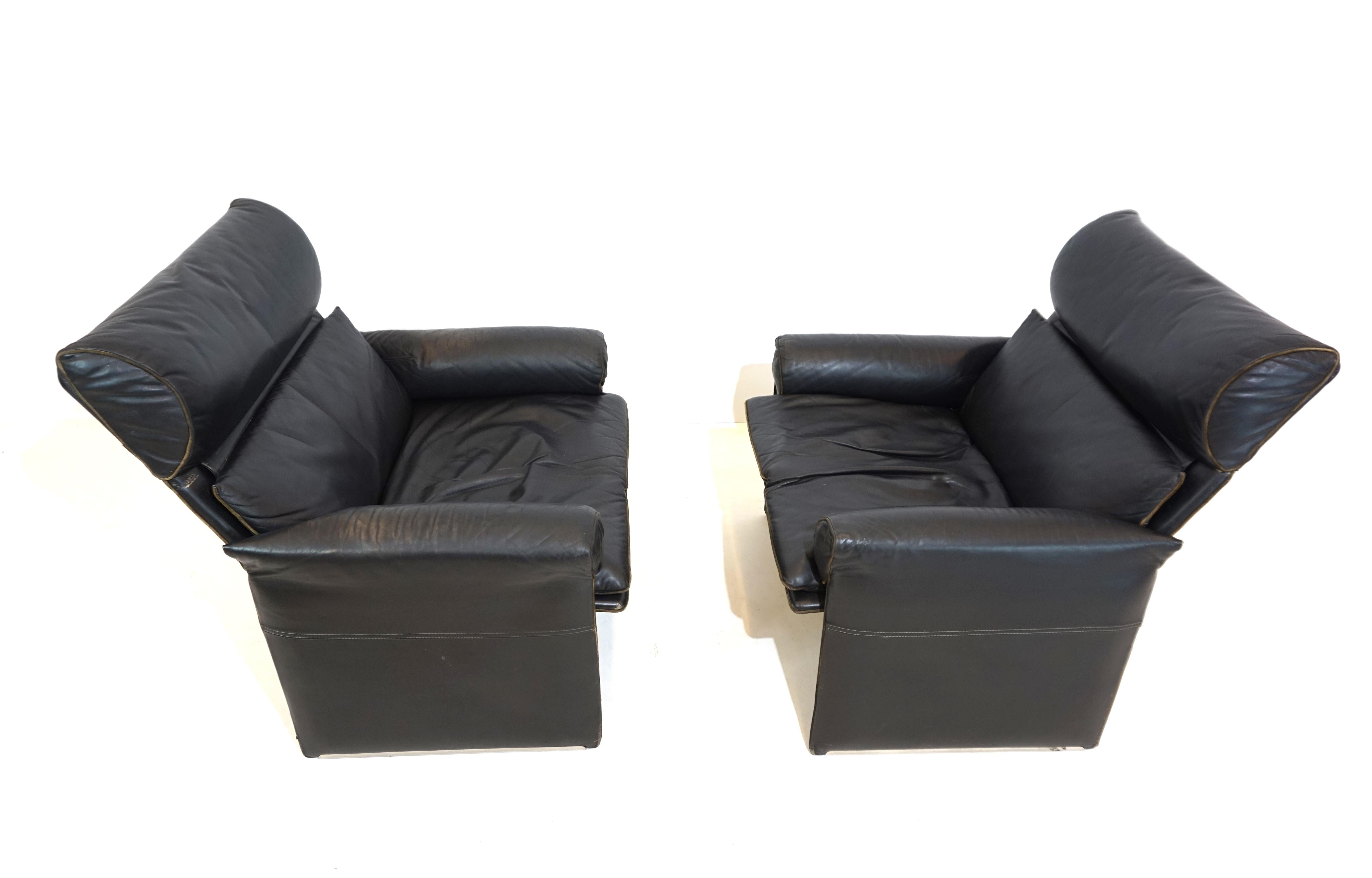 Saporiti Italia set of 2 leather armchairs by Giovanni Offredi For Sale 4