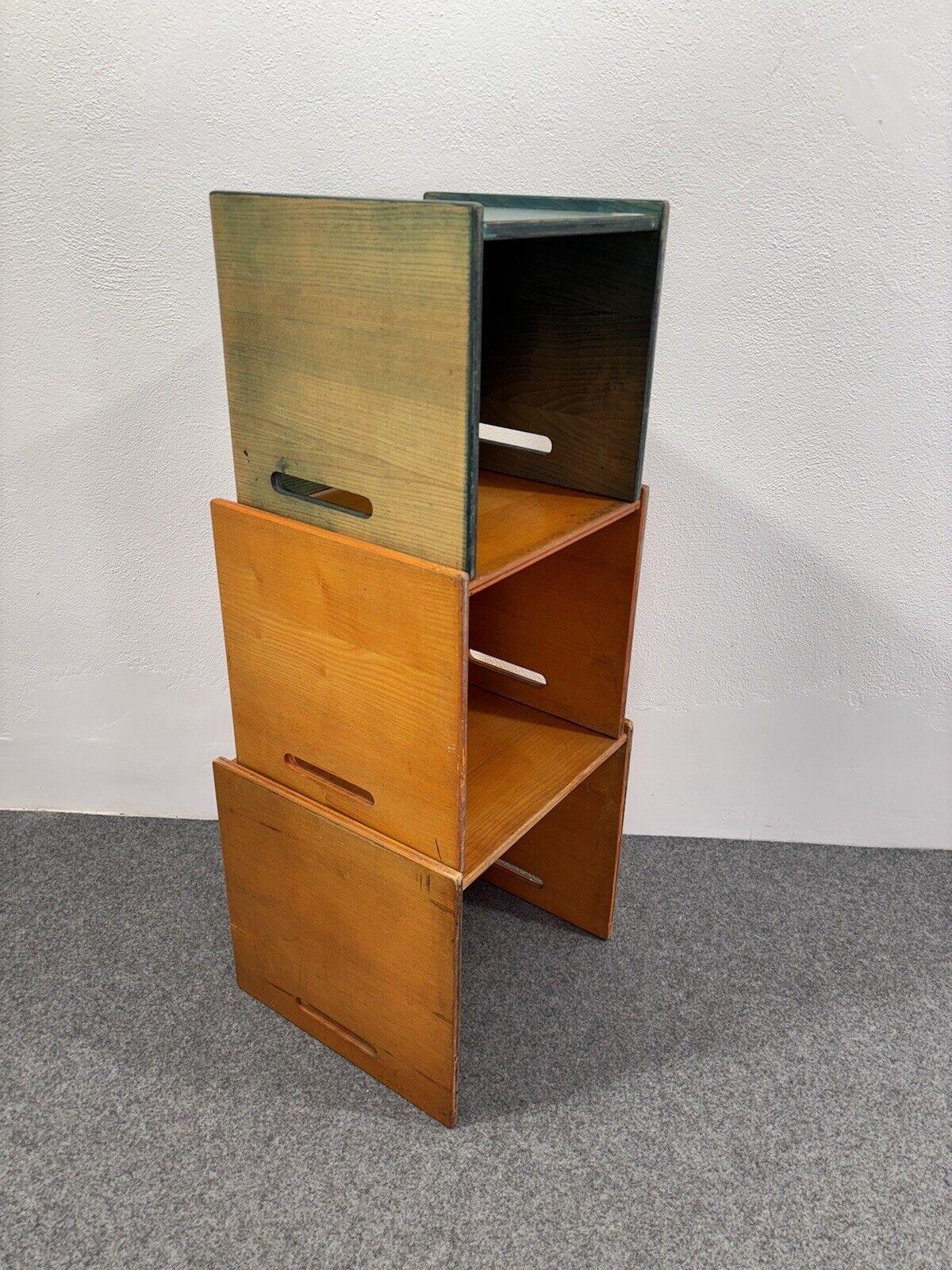 Saporiti Italia Tris Tische stapelbar Holz 1970er Jahre Design Modernariato im Zustand „Gut“ im Angebot in Taranto, IT