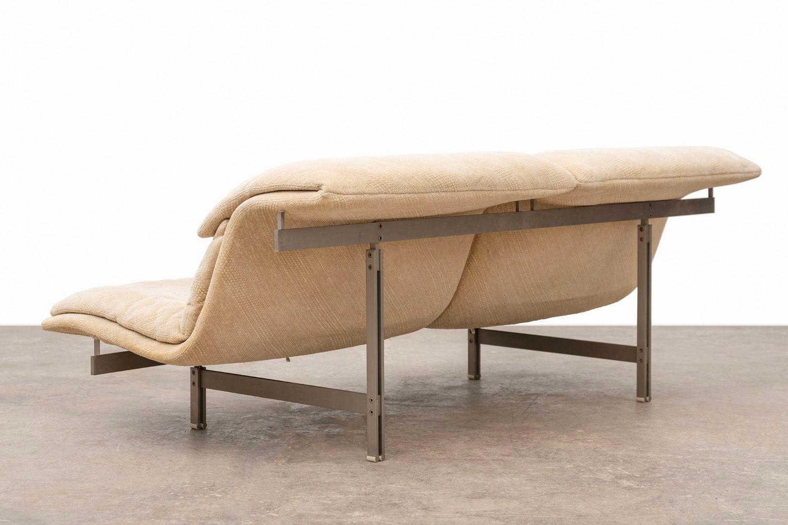 Saporiti Italia Zweisitzer-Sofa „Wave“ von Giovanni Offredi, 1970er Jahre (Italienisch) im Angebot
