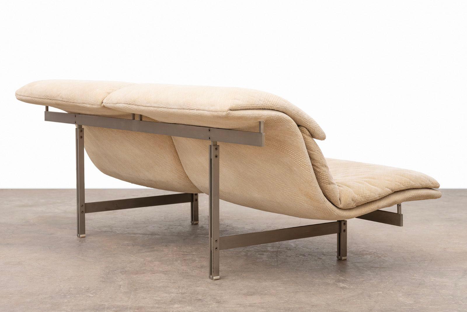 Saporiti Italia Zweisitzer-Sofa „Wave“ von Giovanni Offredi, 1970er Jahre (20. Jahrhundert) im Angebot