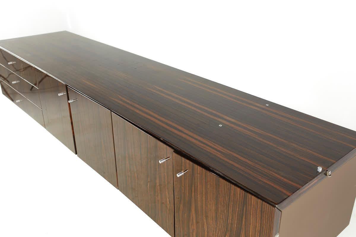Saporiti Mid Century Italian Rosewood Wall Mounted Hanging Buffet In Good Condition For Sale In Countryside, IL