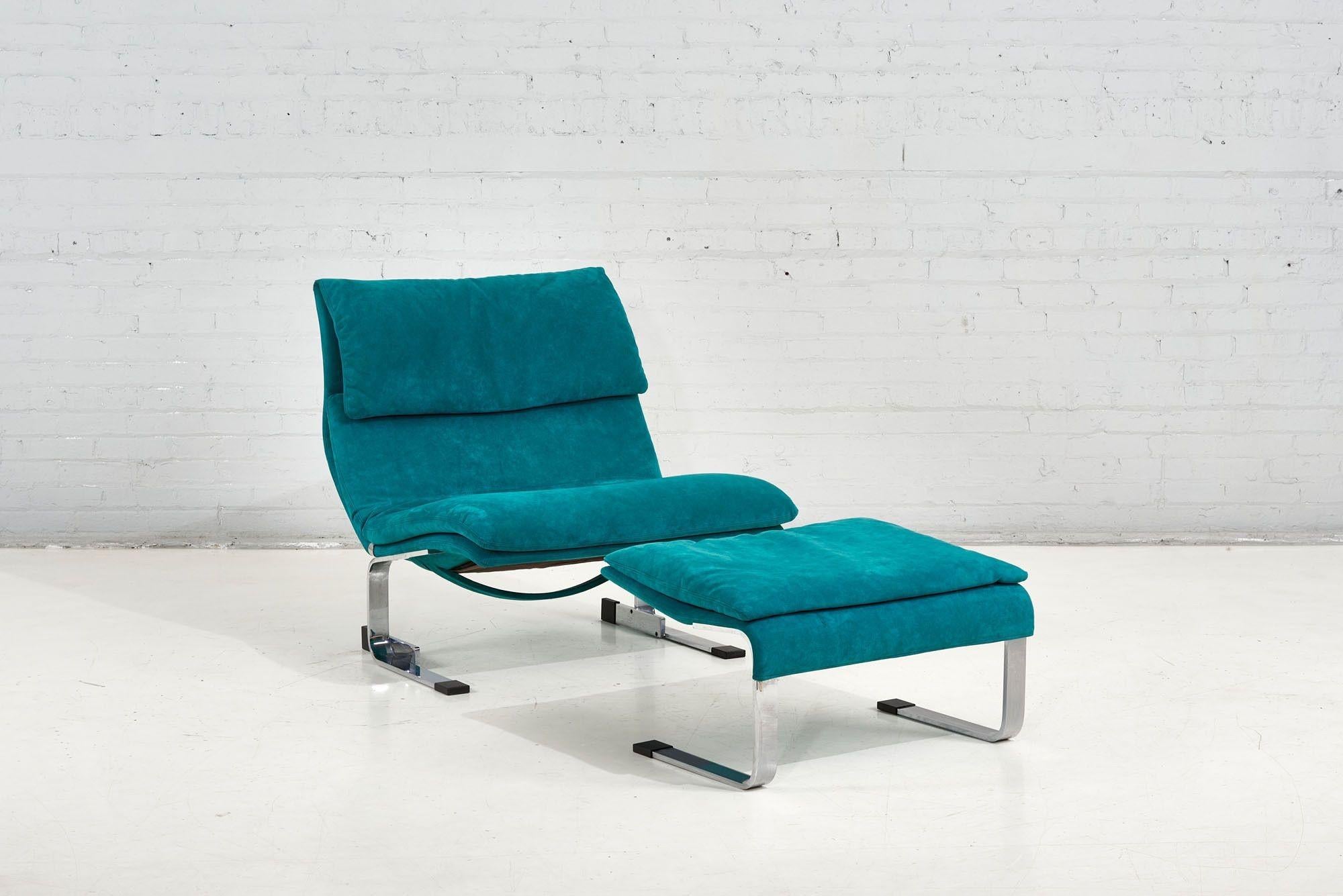 Mid-Century Modern Saporiti Onda Lounge Chair and Ottoman Suede, Italy, 1970 For Sale