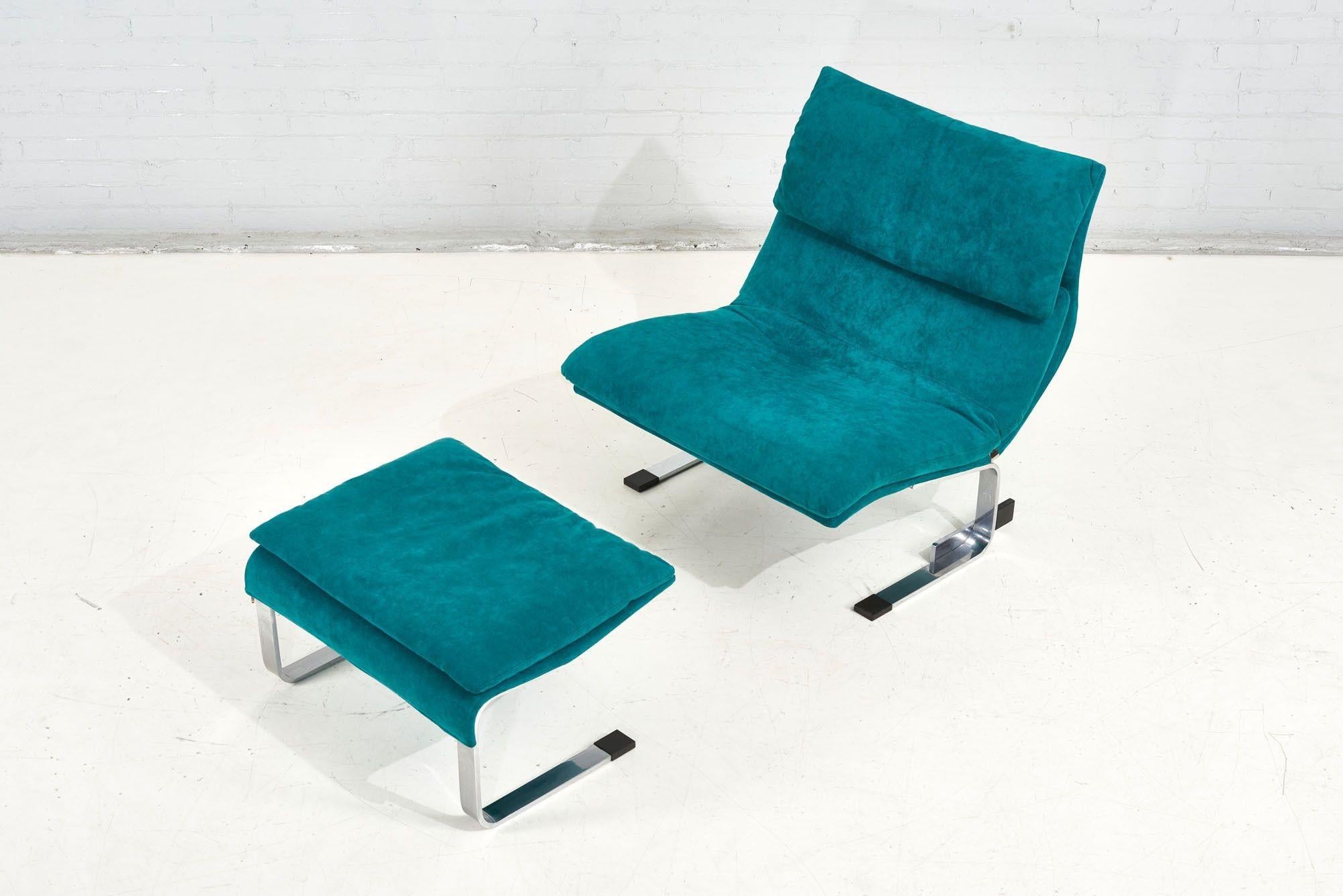 Saporiti Onda Lounge Chair and Ottoman Suede, Italy, 1970 In Good Condition For Sale In Chicago, IL