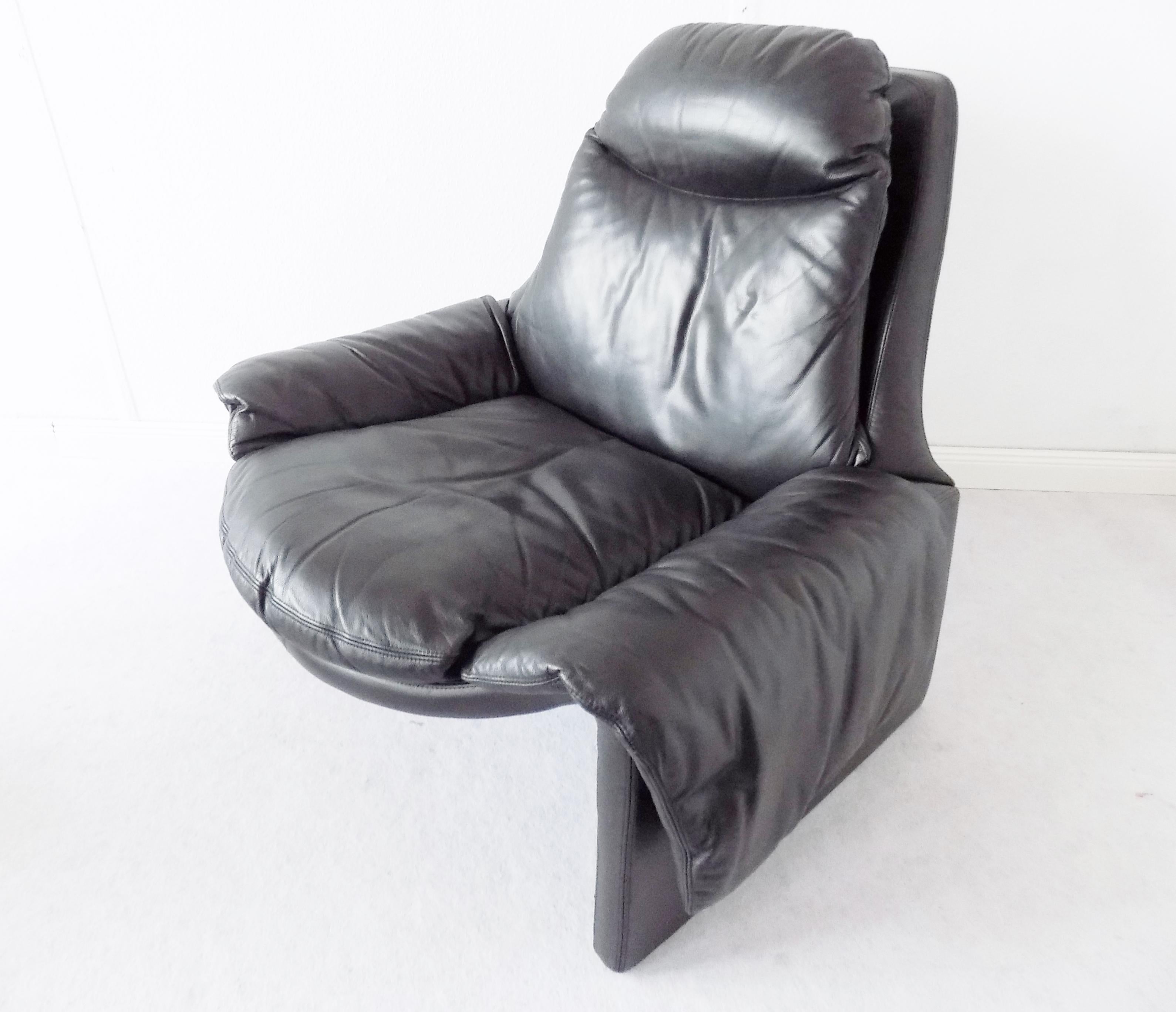 Saporiti P 60 Black Lounge Chair by Vittorio Introini, Italian Modern, Excellent For Sale 9