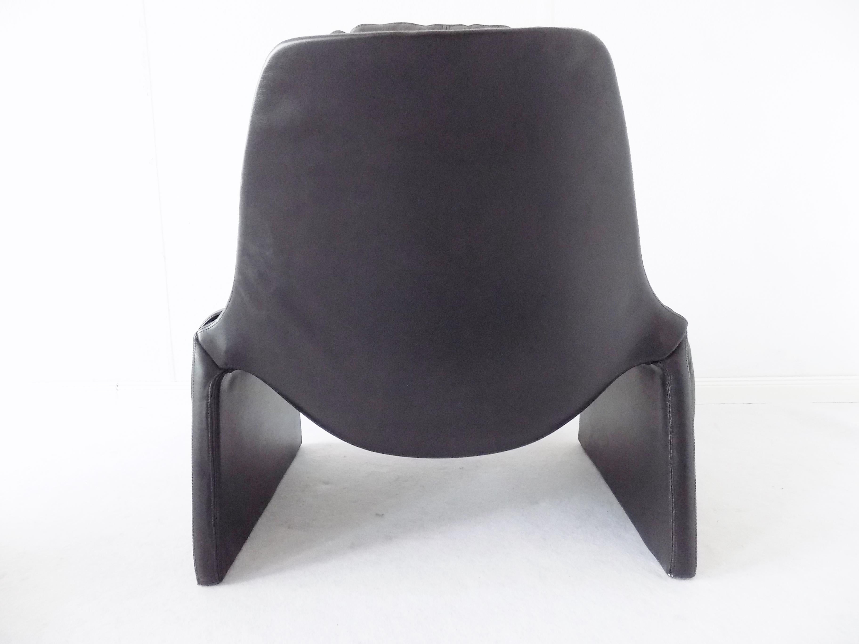 Saporiti P 60 Black Lounge Chair by Vittorio Introini, Italian Modern, Excellent For Sale 3