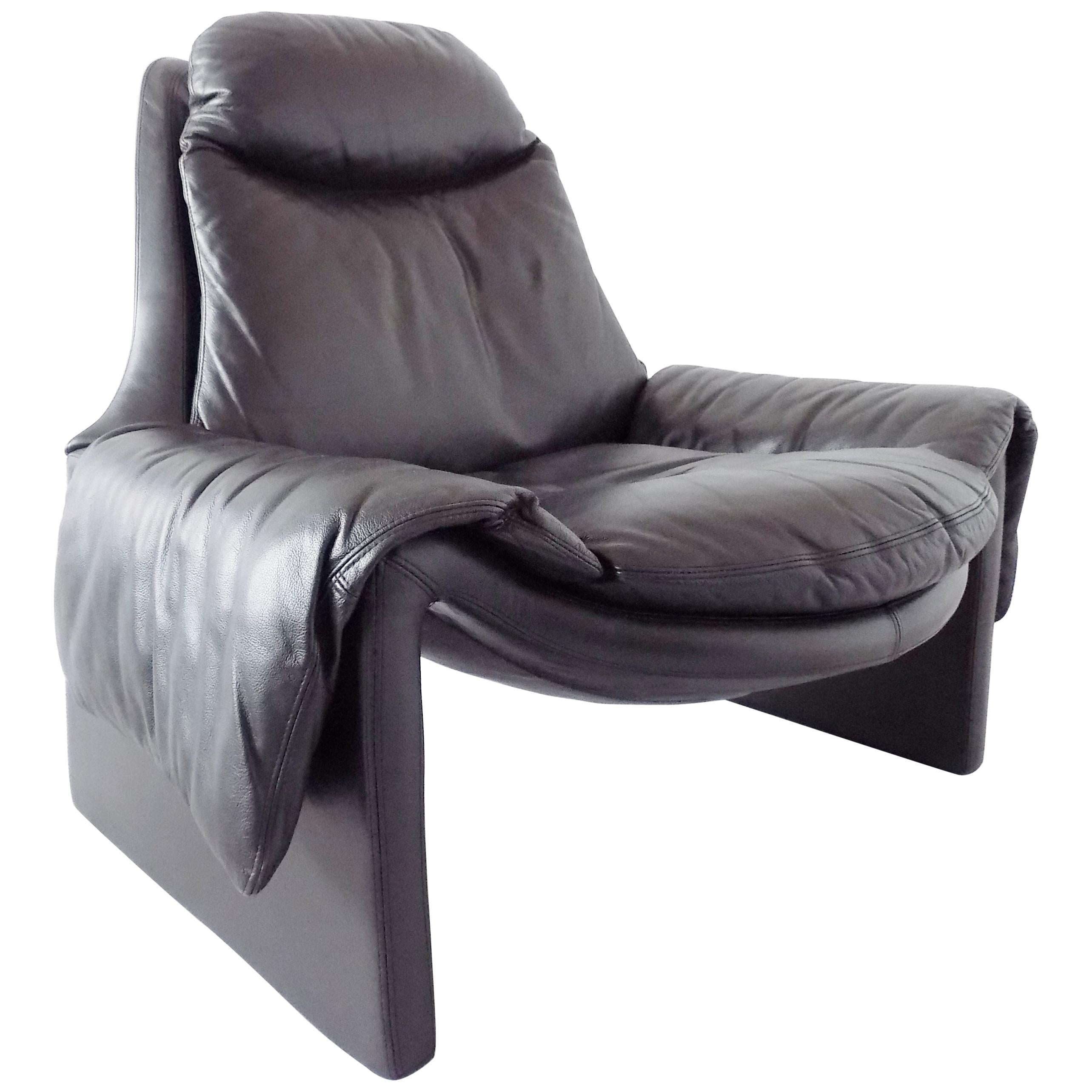 Saporiti P 60 Black Lounge Chair by Vittorio Introini, Italian Modern, Excellent For Sale