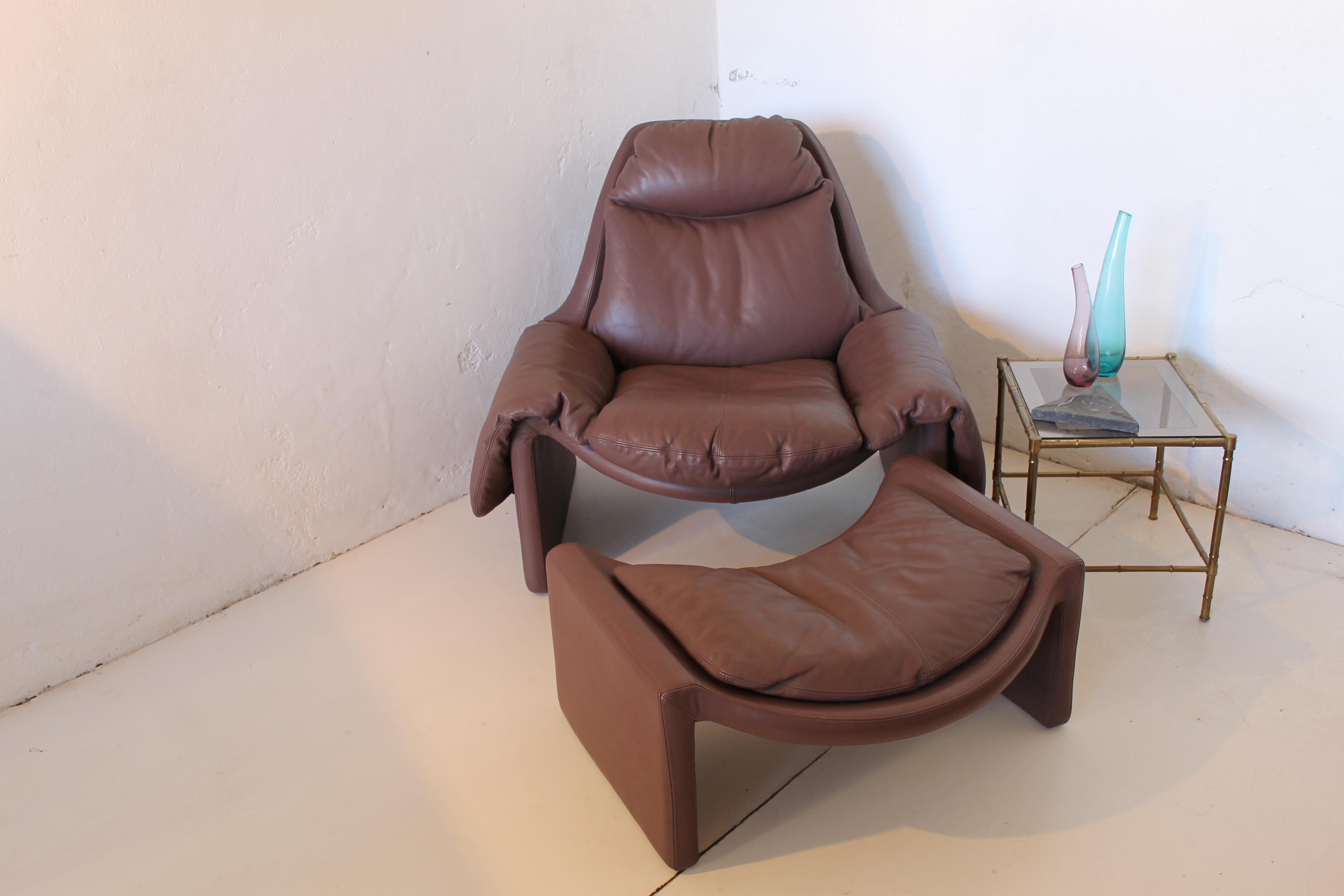 Italian Saporiti P 60 Mauve Leather Lounge Chair and Ottoman by Vittorio Introini, Italy