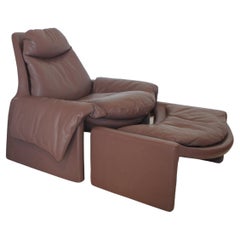 Saporiti P 60 Mauve Leather Lounge Chair and Ottoman by Vittorio Introini, Italy