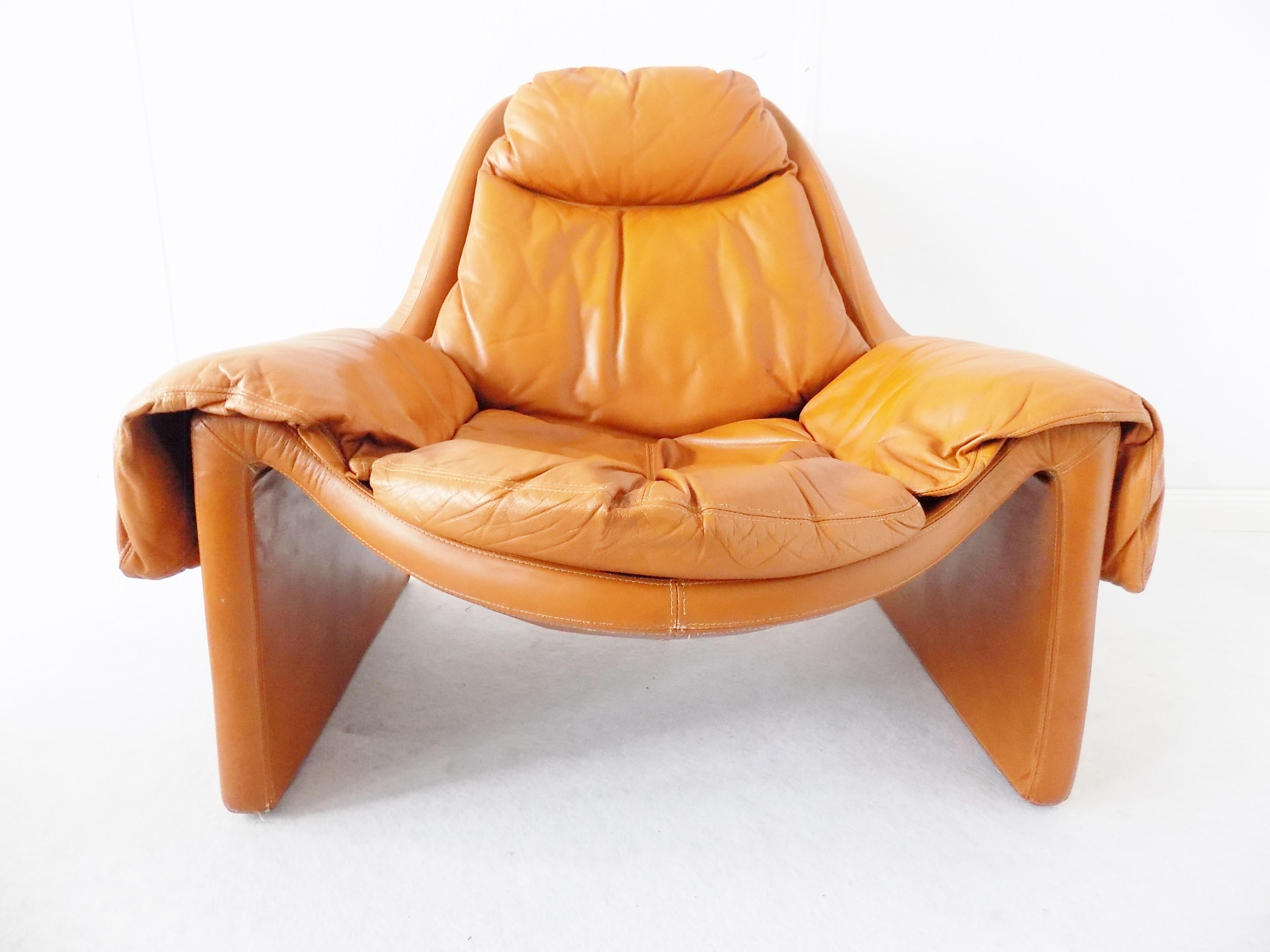 Mid-Century Modern Saporiti P60 Leather Lounge Chair with Ottoman by Vittorio Introini, Midcentury