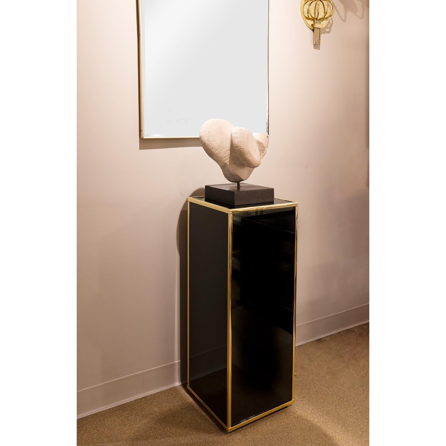 Hand-Crafted Saporiti Pedestal in Black Lucite with Brass Trim 1970s For Sale