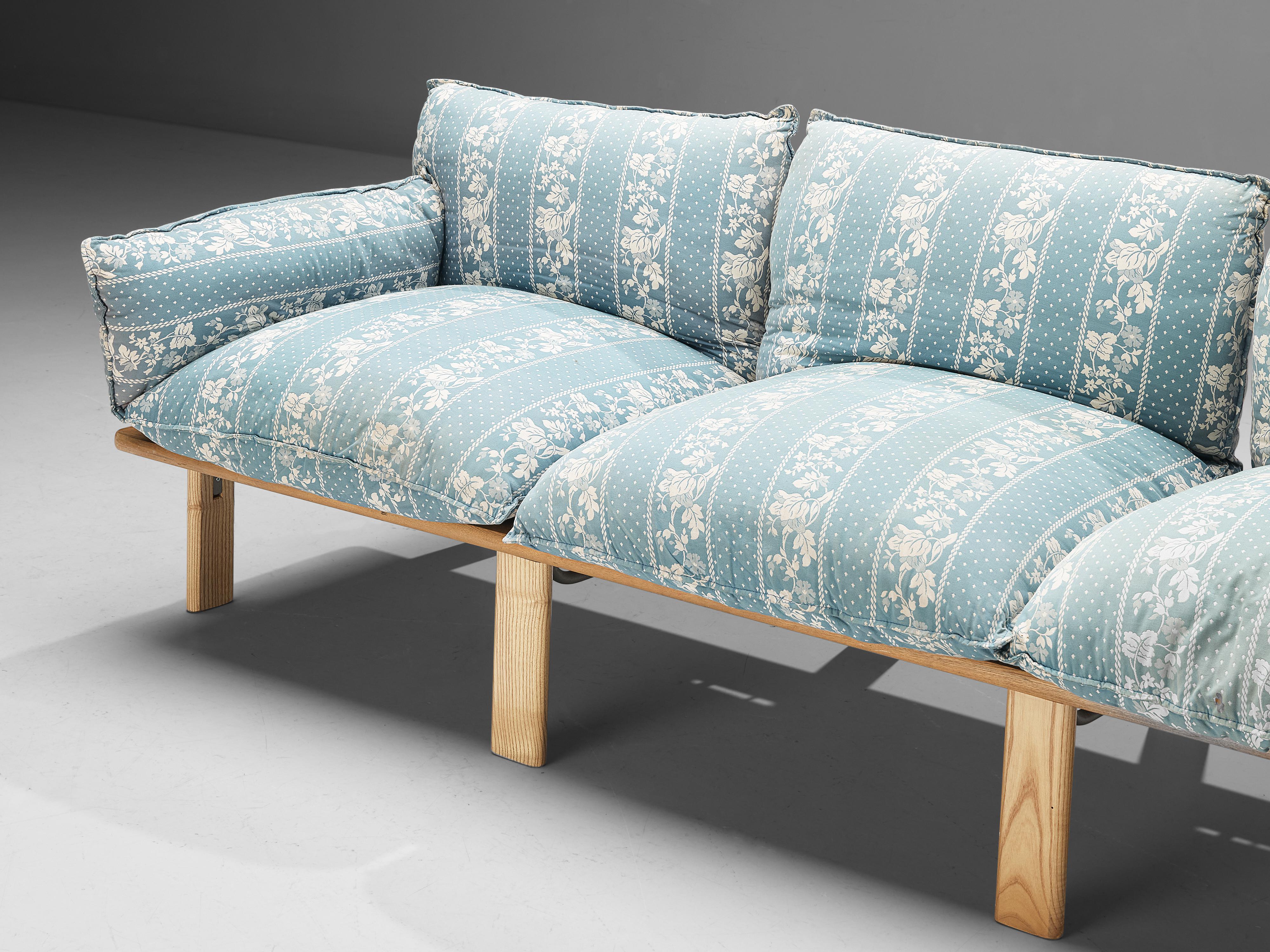 Mid-Century Modern Giovanni Offredi for Saporiti Sofa in Floral Upholstery and Ash