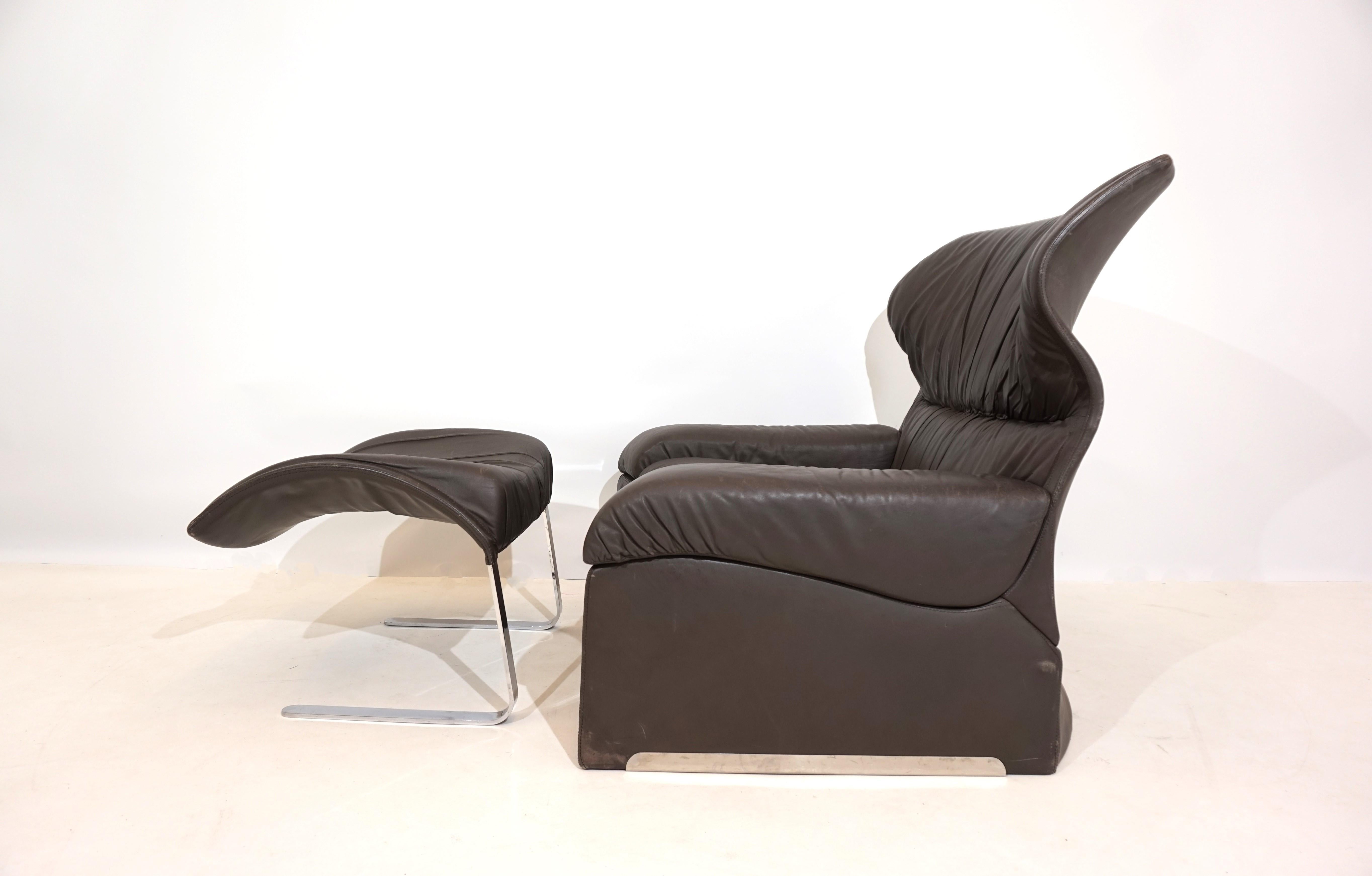 Saporiti Vela Alta leather armchair with ottoman by Giovanni Offredi For Sale 11