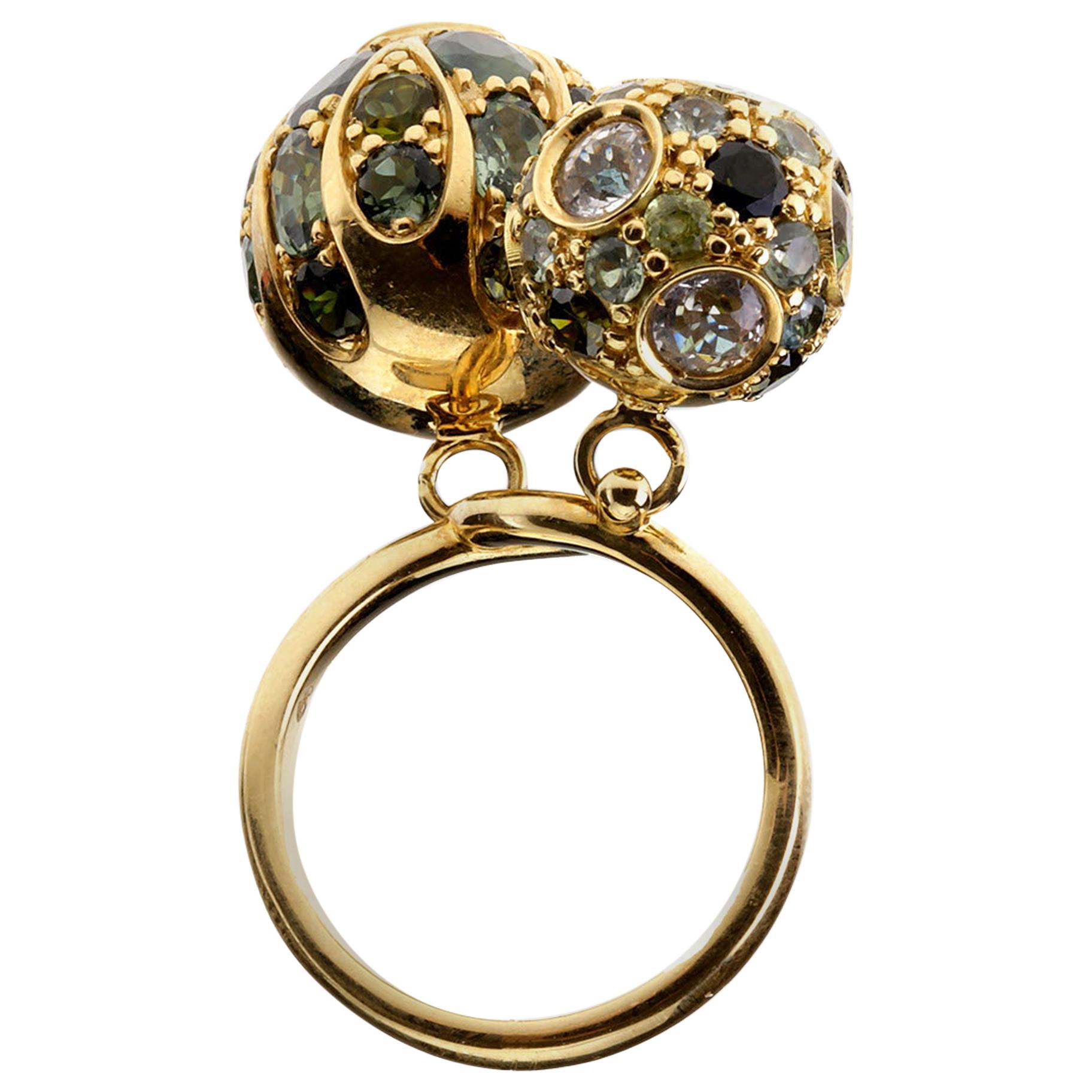 Sapphiere 18 Karat Gold Ring For Sale