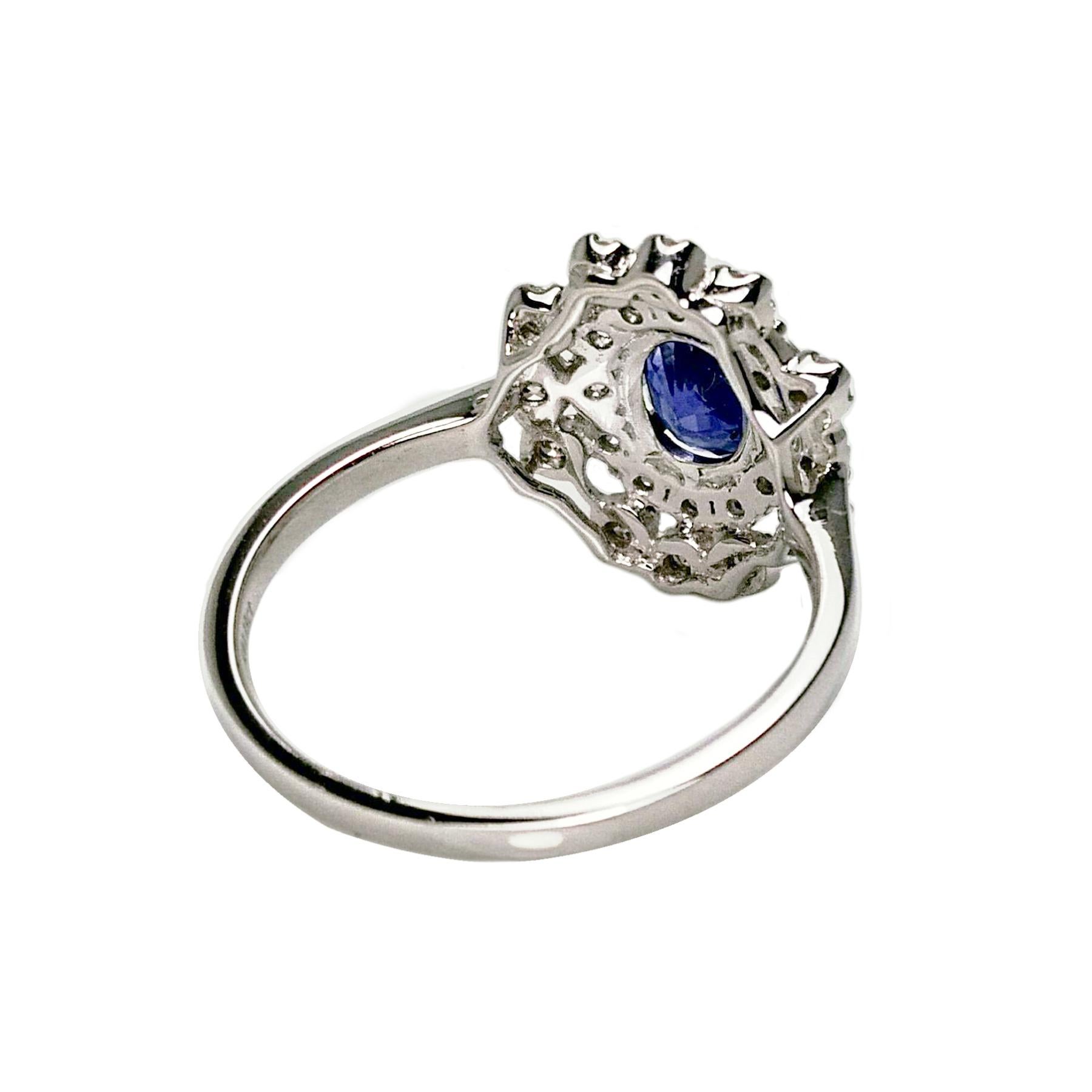 Sapphire 1.14 Carat White Gold Cocktail Ring In Fair Condition In Richmond, BC