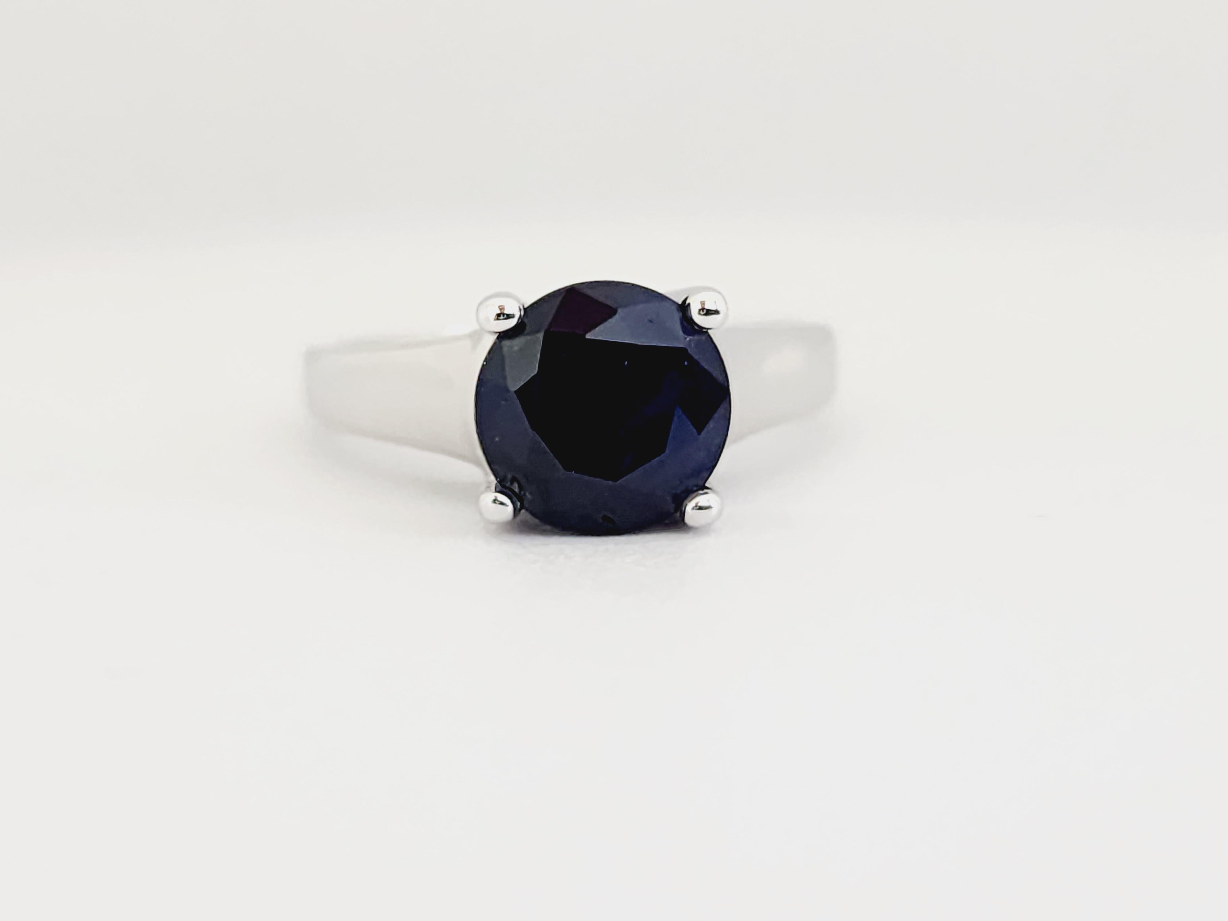 Sapphire 14 Karat White Gold Ring For Sale 2