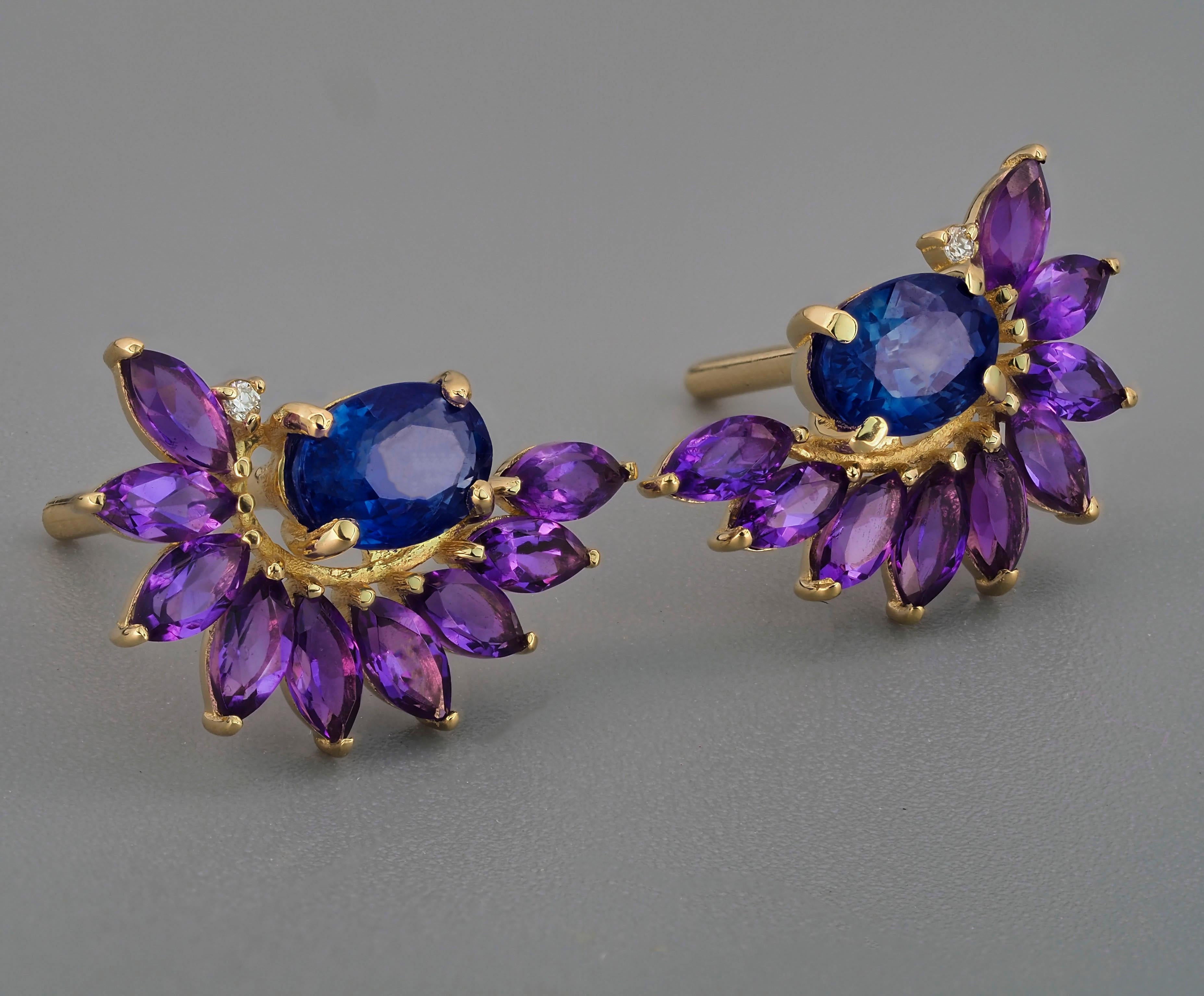 Marquise Cut Sapphire 14k gold earrings studs.  For Sale