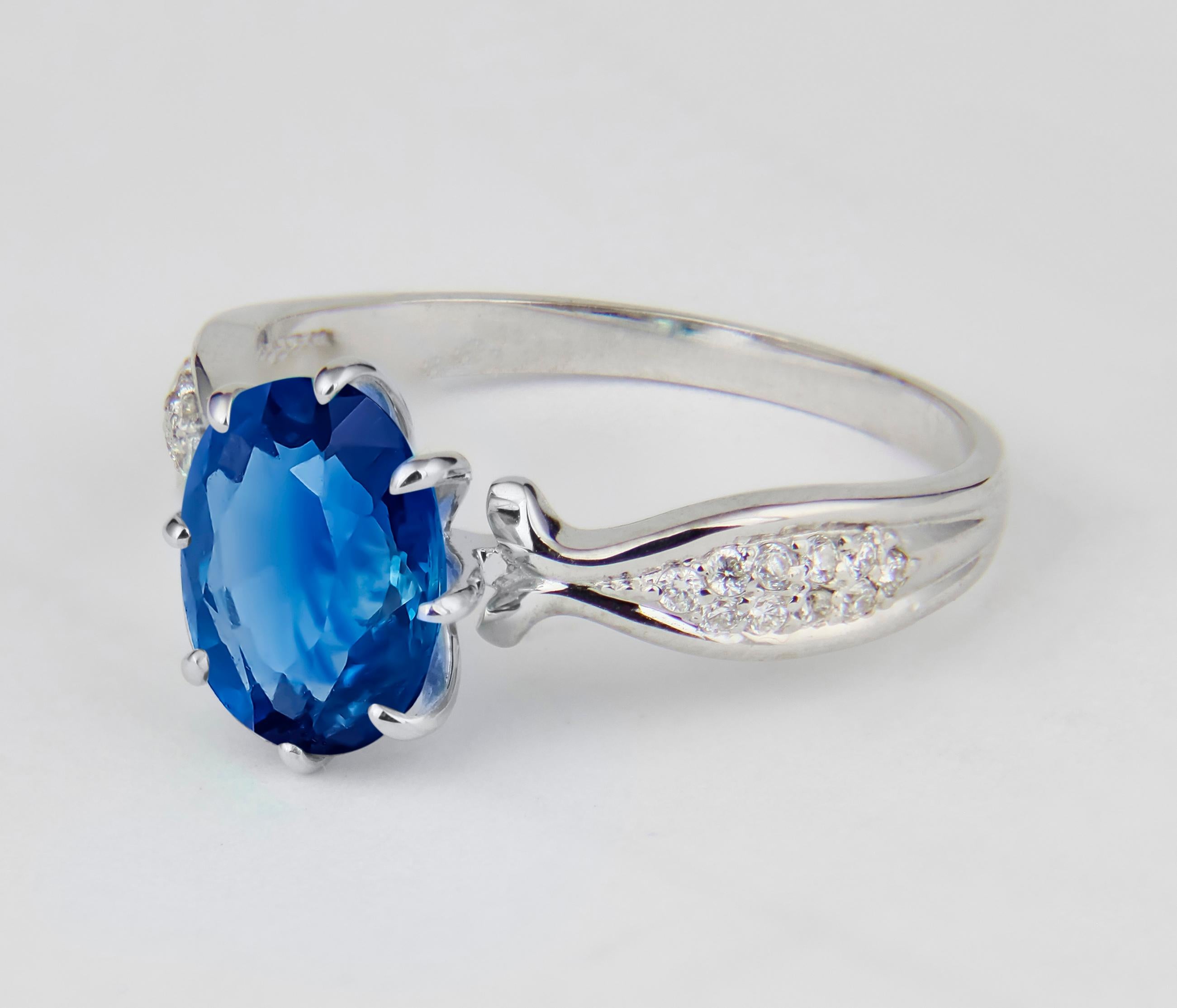 Oval Cut Sapphire 14k gold ring.  For Sale