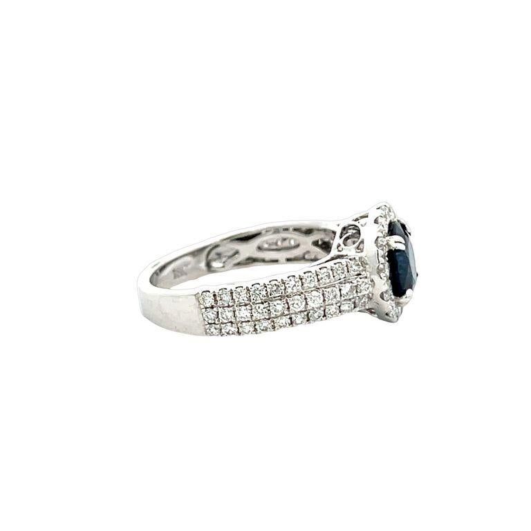 Round Cut Sapphire 1.57ct & Diamond 1.04ct Cocktail Ring in 18k White Gold For Sale