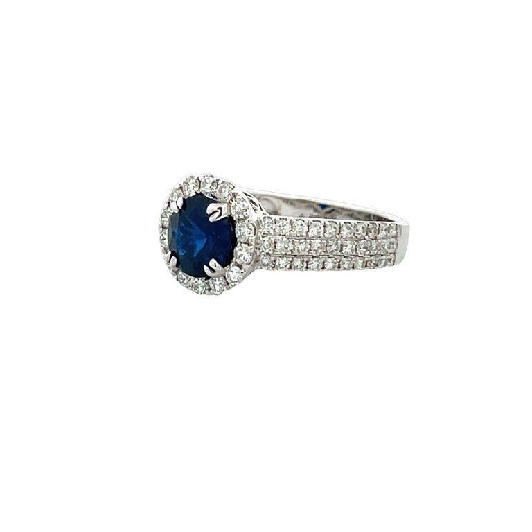 Sapphire 1.57ct & Diamond 1.04ct Cocktail Ring in 18k White Gold For Sale 1