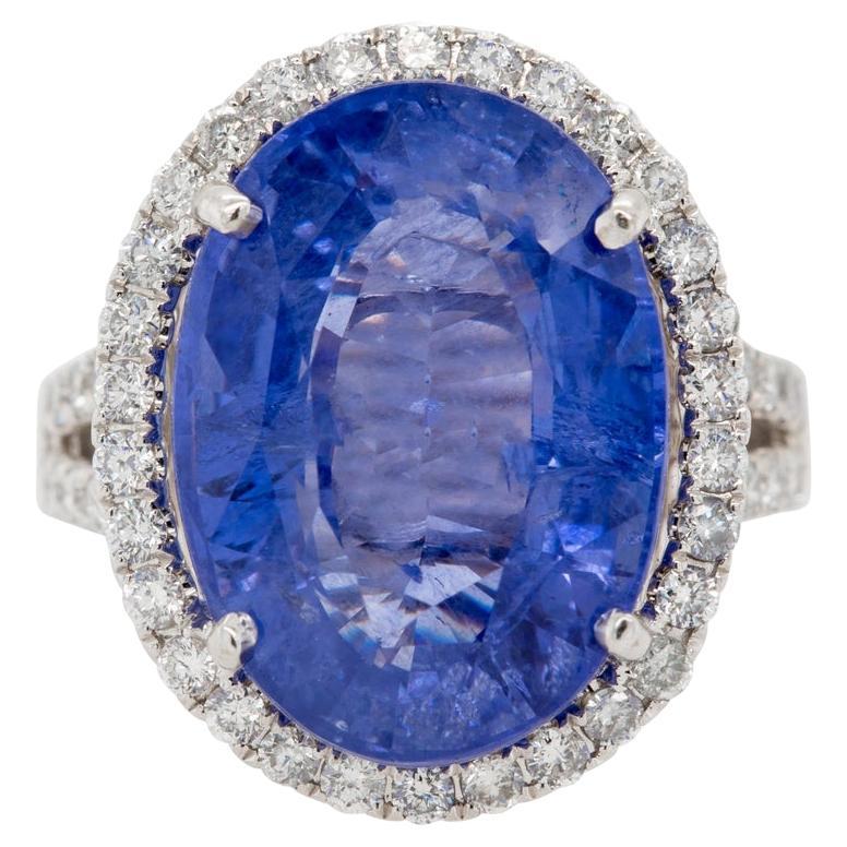 Sapphire 16.08 Carat Ring with Diamonds 18k Gold For Sale