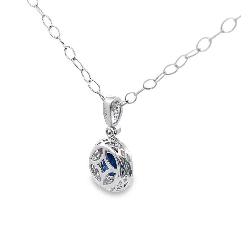 Women's Sapphire 4.00 CT & Diamond 0.80 CT Pendant Necklace In 18K White Gold  For Sale