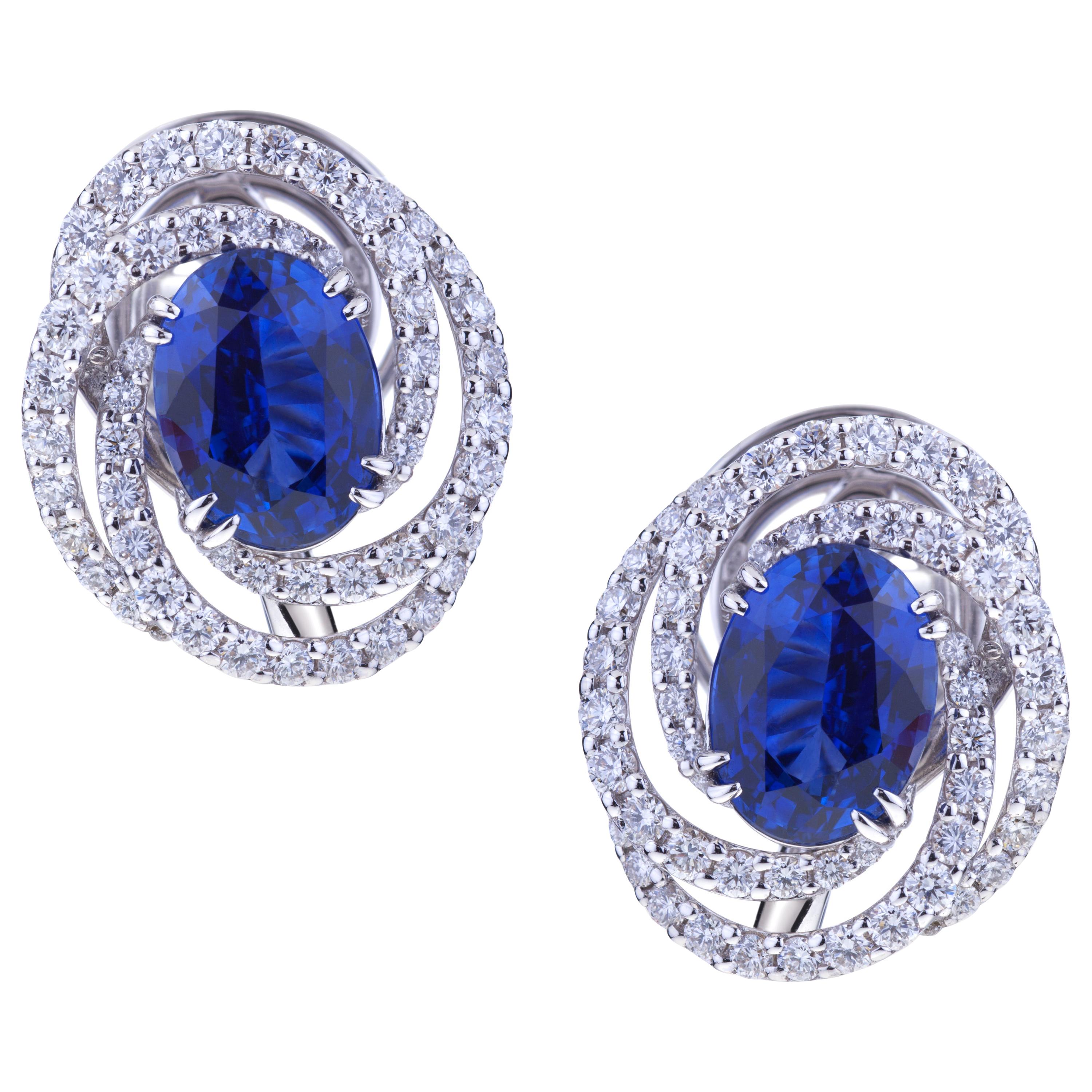 Sapphire 4.07 Carat 'Certificate' Ring White Gold with Circle of Diamonds In New Condition In Roma, IT