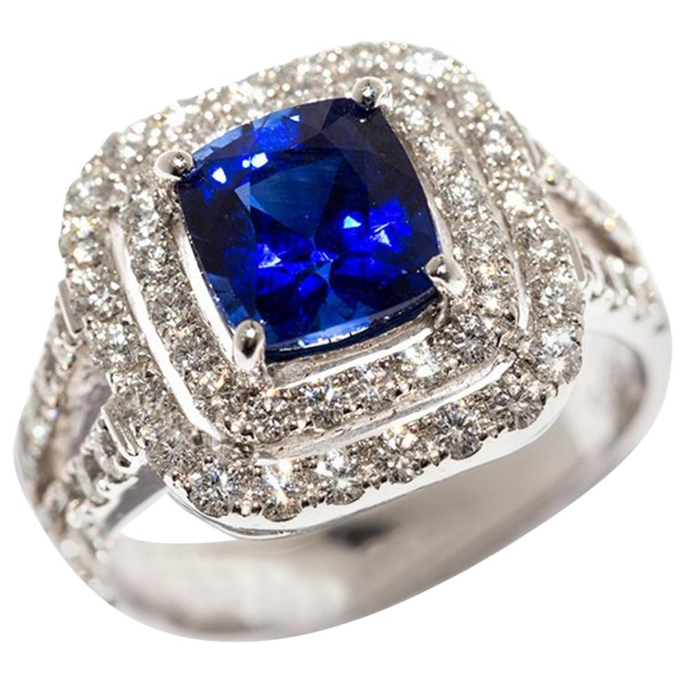 beautiful blue sapphire diamond platinum ring For Sale