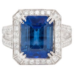 Sapphire 6.50 Carat Ring with Diamonds 18k Gold