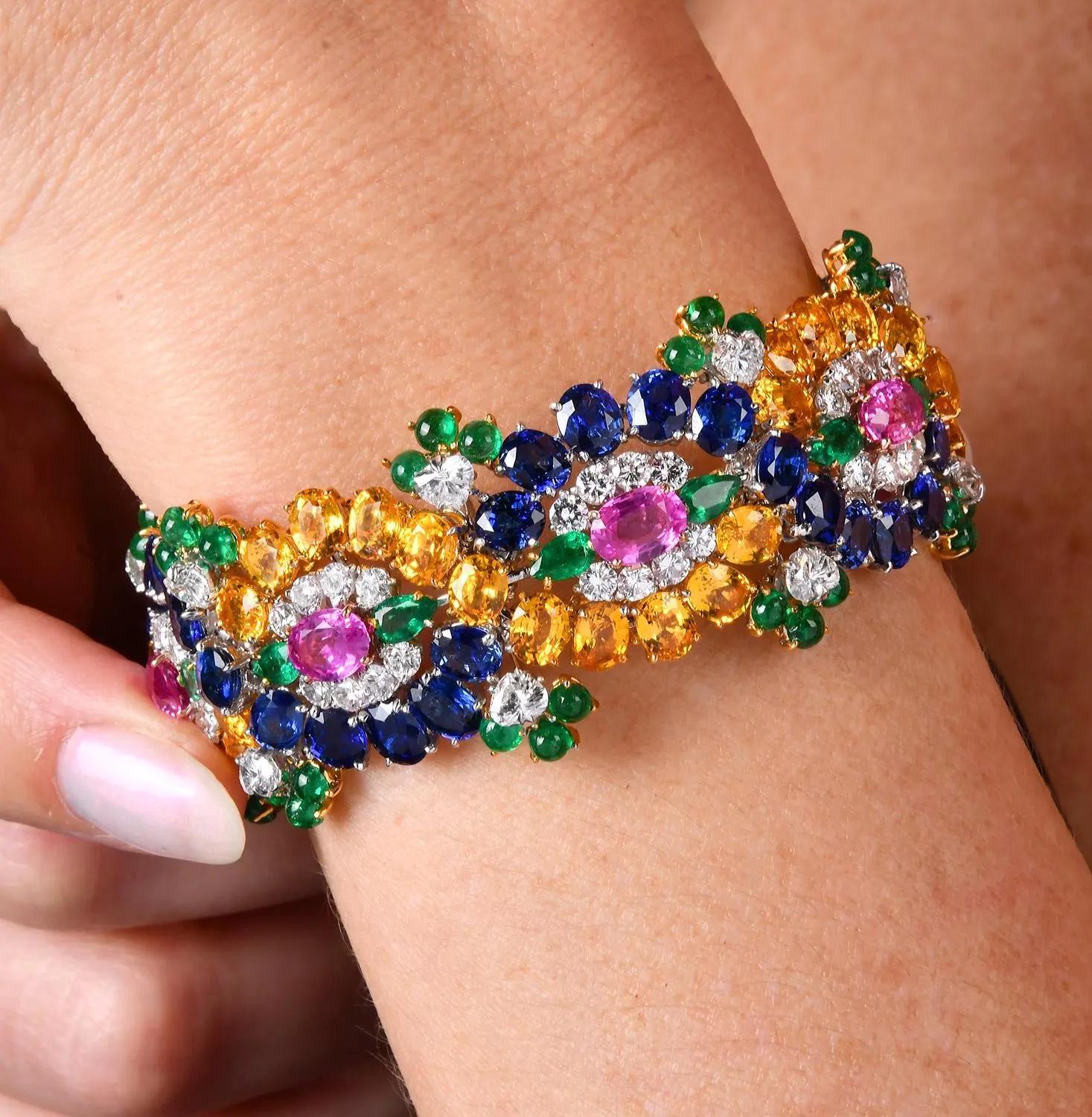 Saphir 71,75 carats  Or 18K  Bracelet en platine avec grappe florale en vente 5